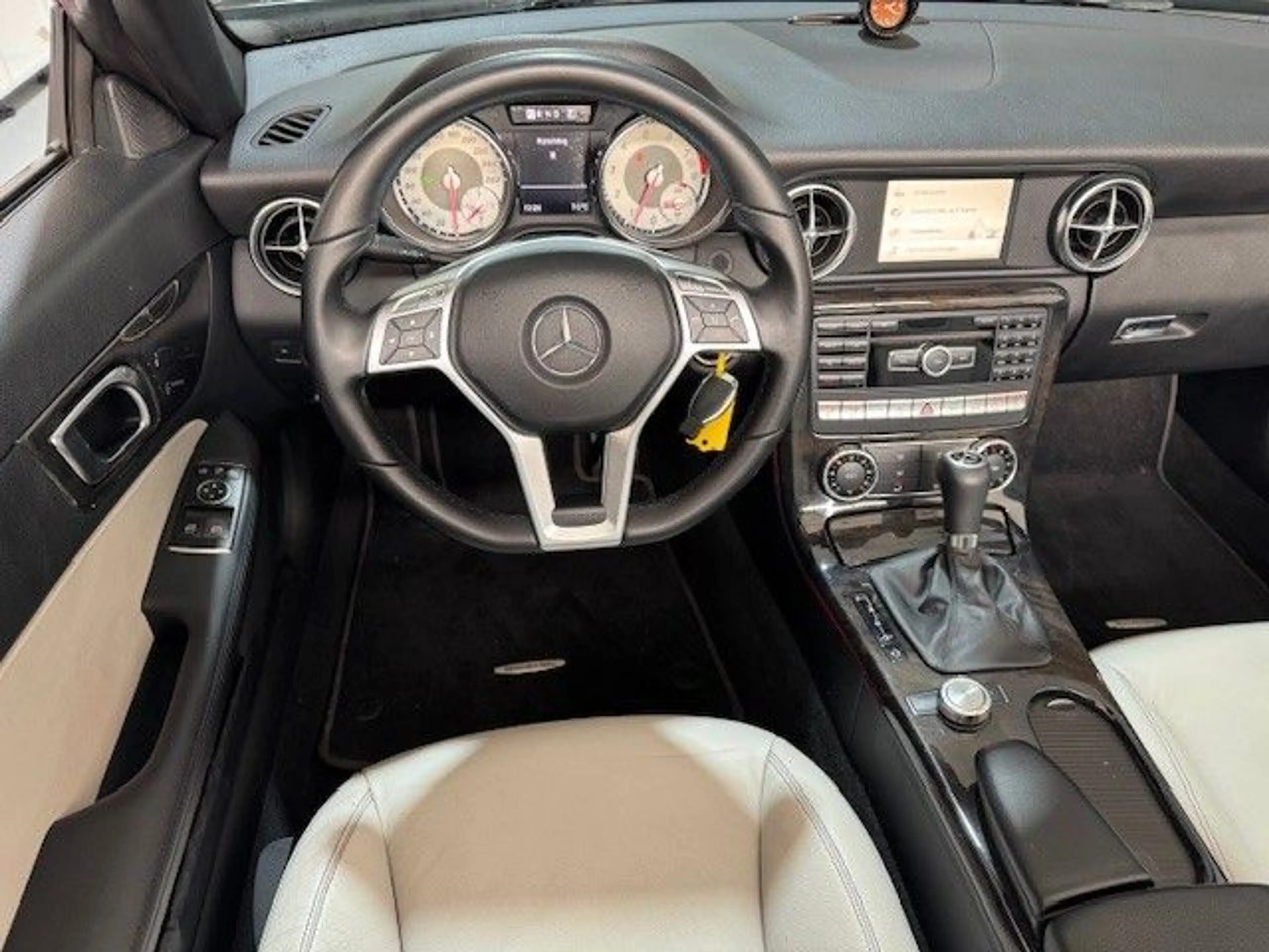 Mercedes-Benz SLK 200 AUTOM,NAVI,LEDER,SITZH,AIRSCARF — photo 13
