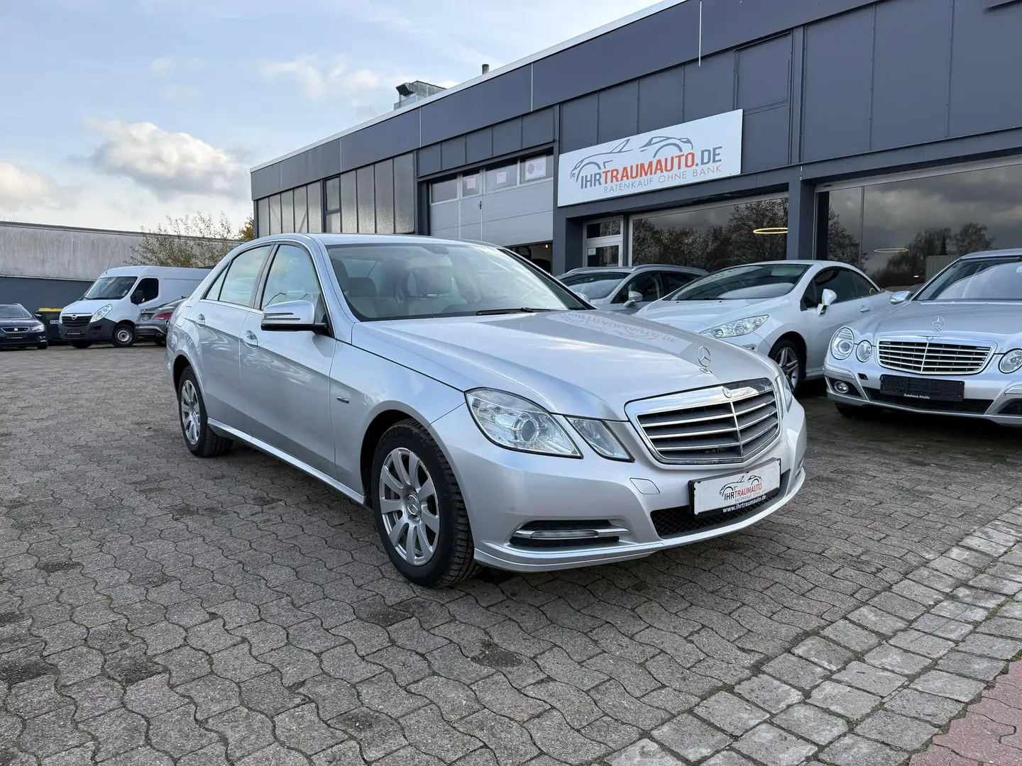 Mercedes-Benz E 220 E 220 CDI BlueEfficiency Gris - 1