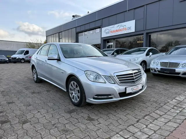 Mercedes-Benz E 220 E 220 CDI BlueEfficiency
