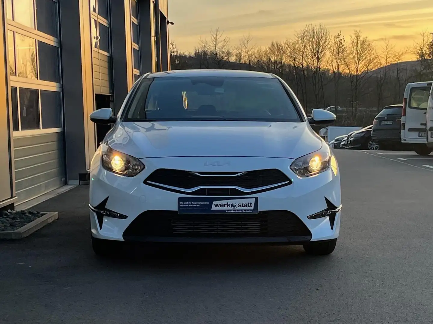 Kia Ceed / cee'd Ceed 1.5 T-GDI  Vision/Navi/App/SH/LH Weiß - 2