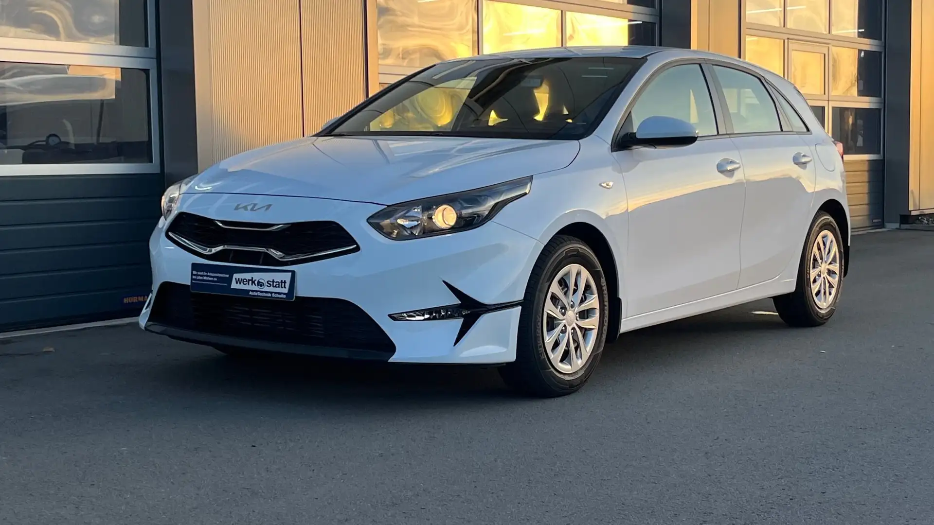 Kia Ceed / cee'd Ceed 1.5 T-GDI  Vision/Navi/App/SH/LH Weiß - 1