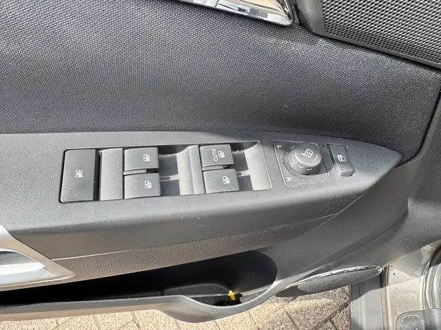 Opel Antara view 17