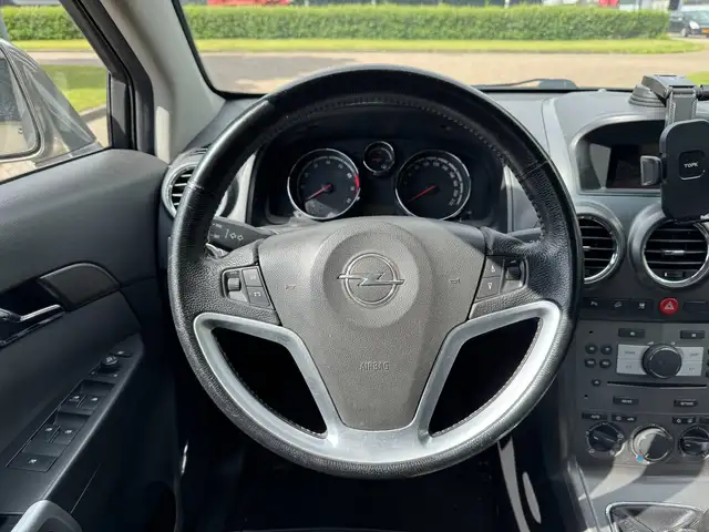 Opel Antara view 16