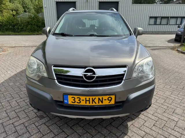 Opel Antara view 2