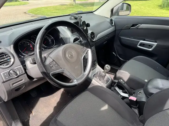 Opel Antara view 11