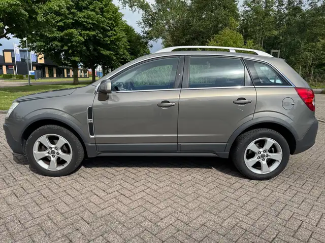 Opel Antara view 9