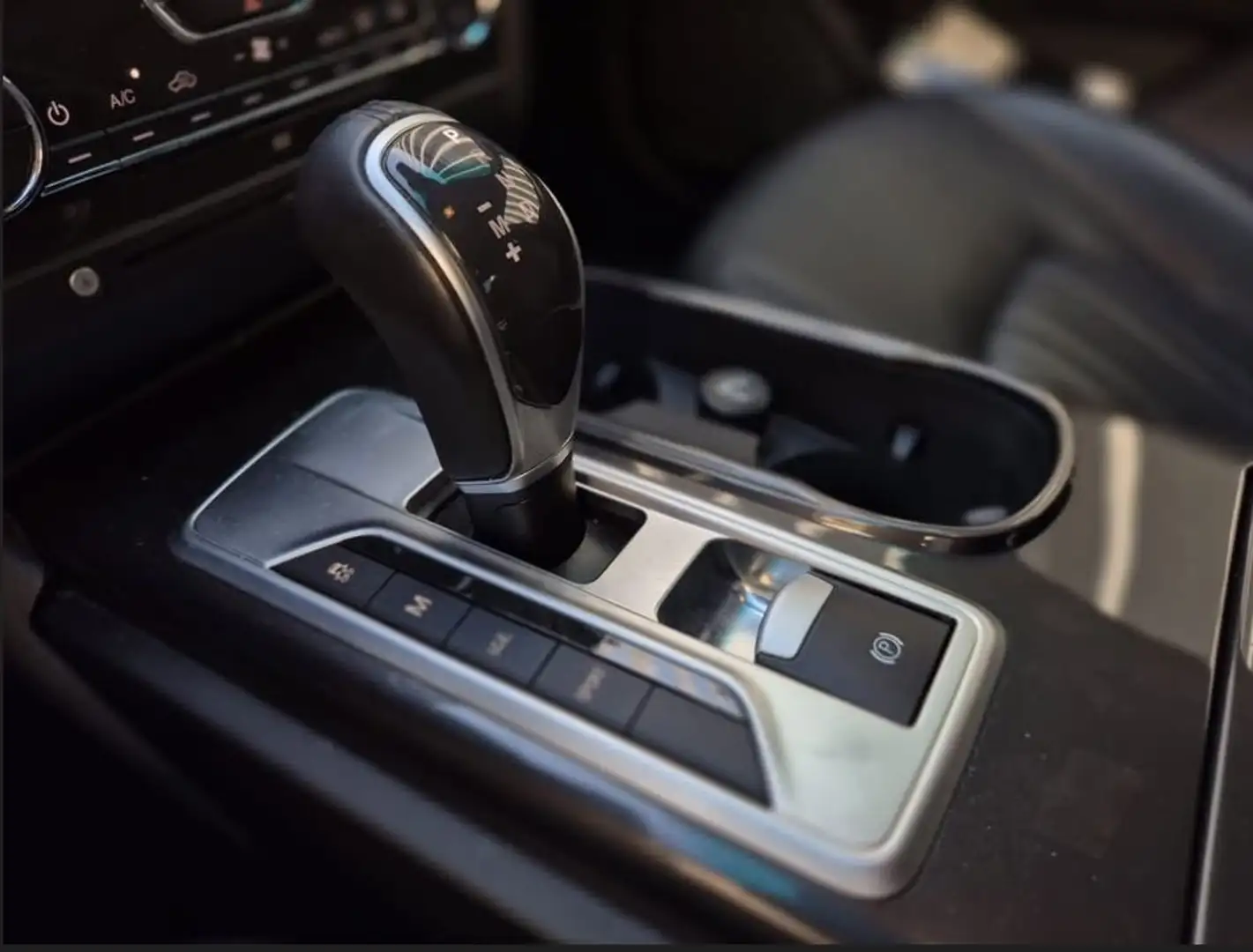 Maserati Ghibli V6   330cv - 2