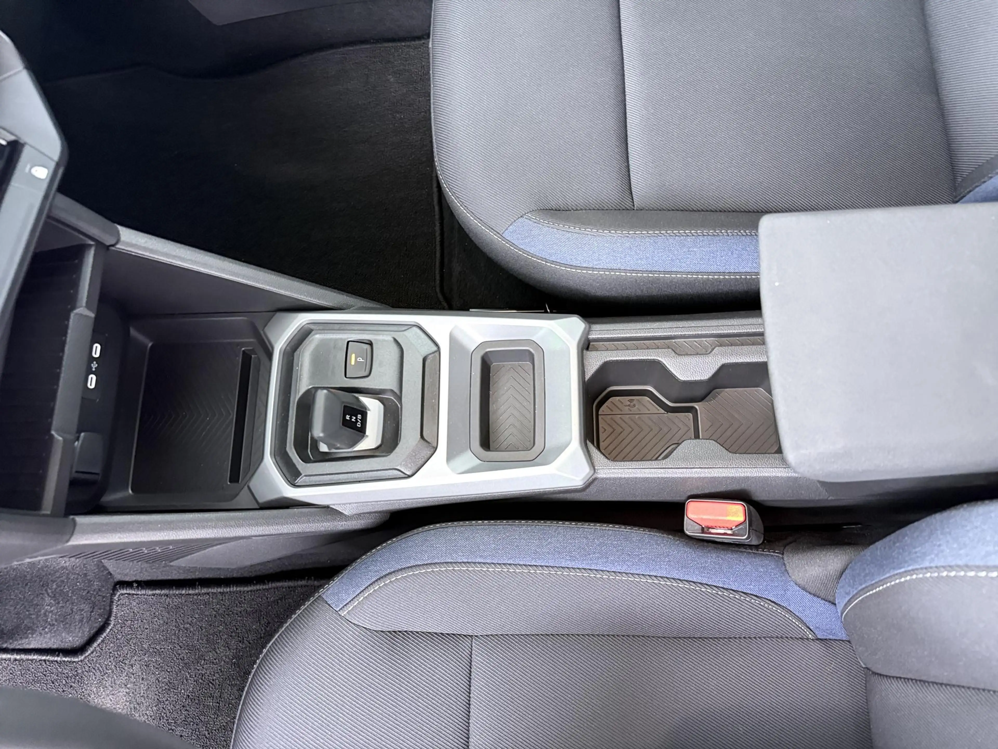 Dacia Bigster 1.8 Hybrid 155 Expression | Pack Assist | Noir Nac — photo 12