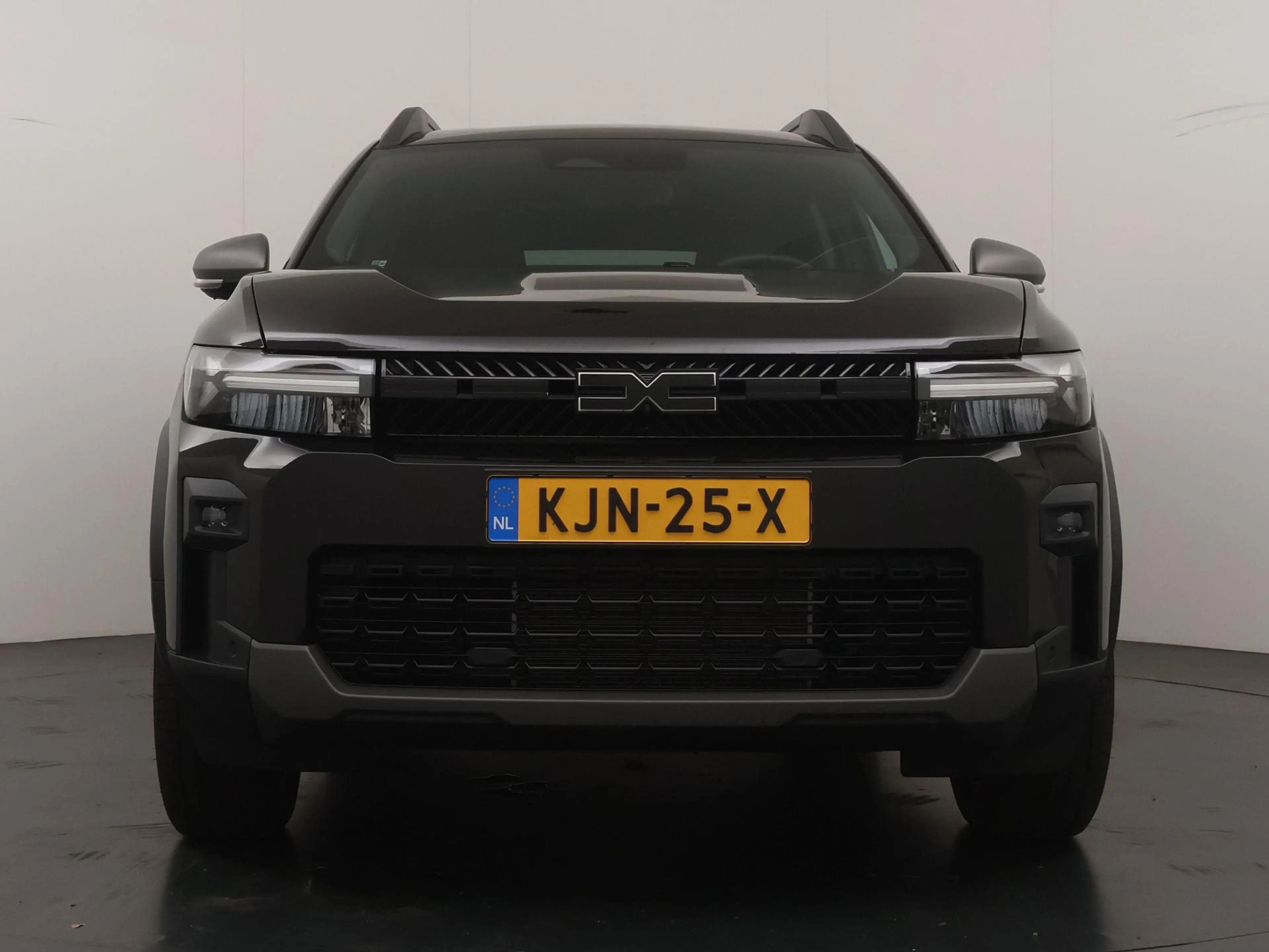 Dacia Bigster 1.8 Hybrid 155 Expression | Pack Assist | Noir Nac — photo 8