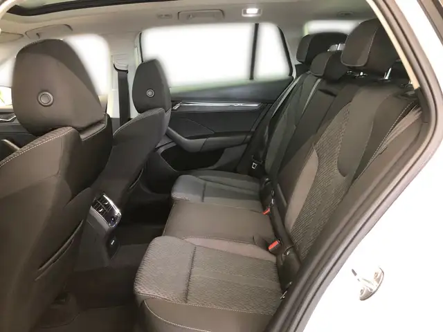 Skoda Octavia view 7