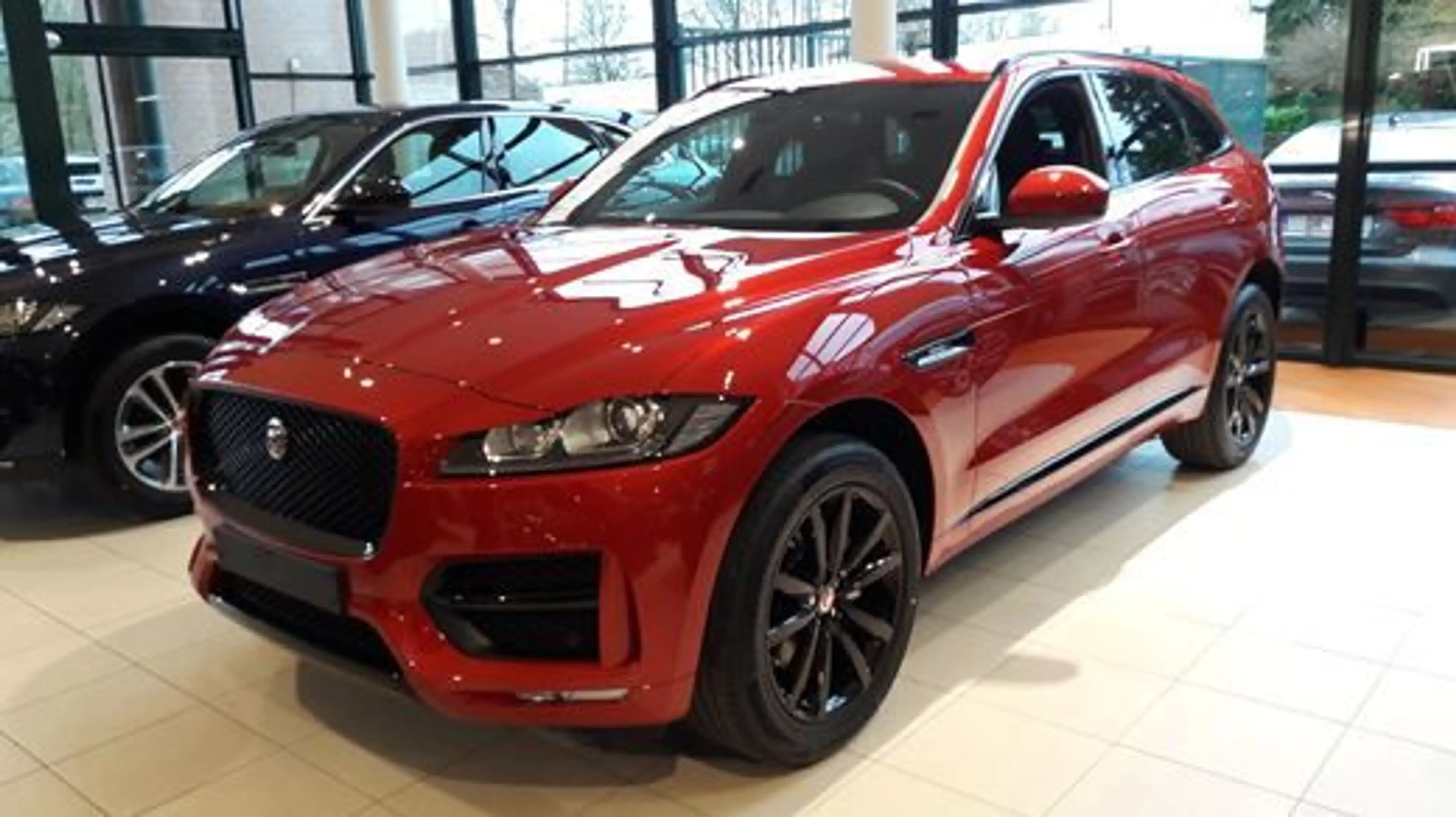 Jaguar F-Pace R-SPORT — photo 2