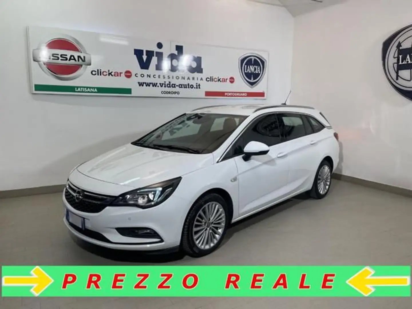 Opel Astra 1.6 CDTi 136CV aut. Sports Tourer Innovation Blanc - 1
