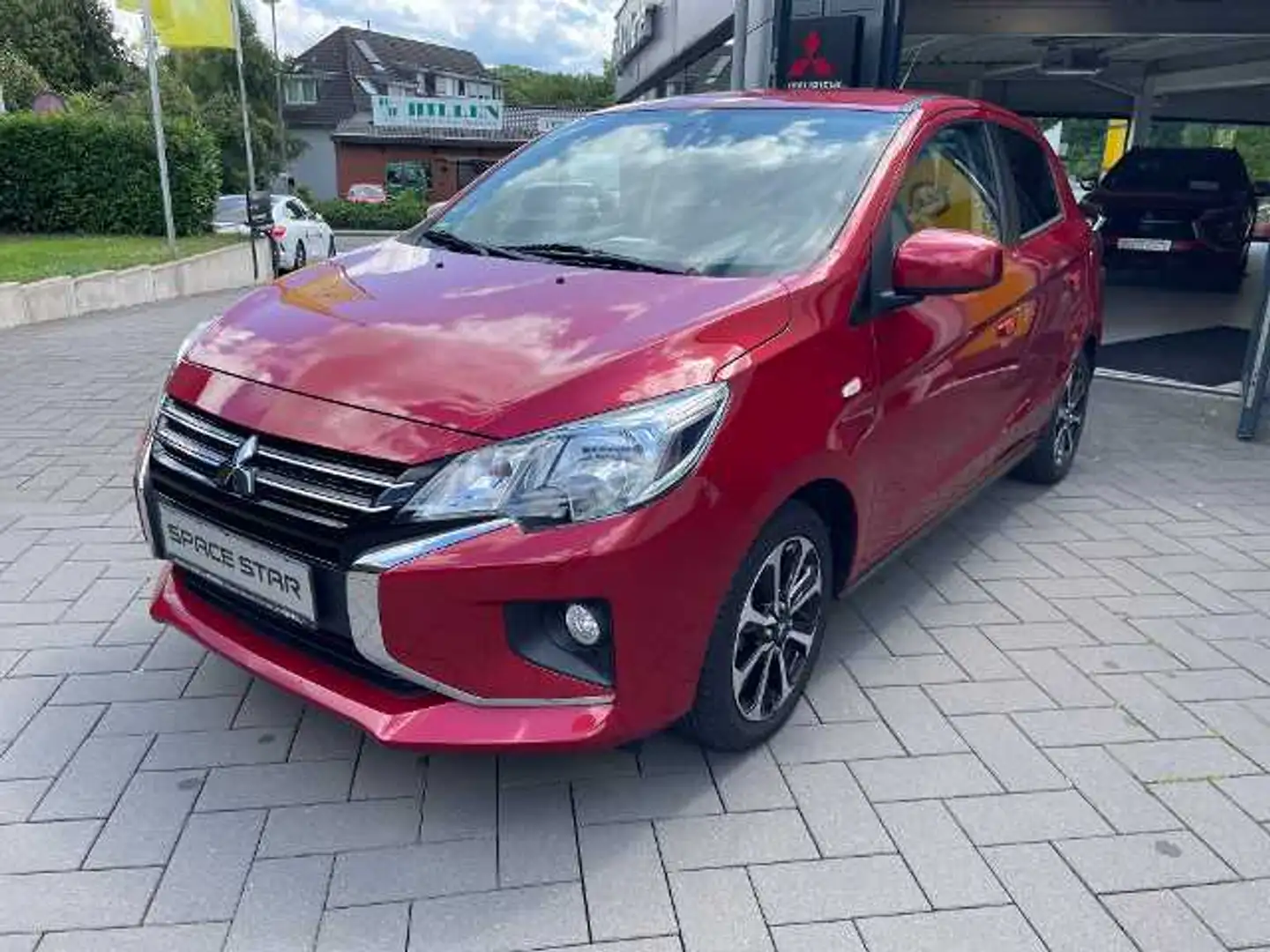 Mitsubishi Space Star Select+ 1.2 MIVEC ClearTec 5-Gang Rojo - 1