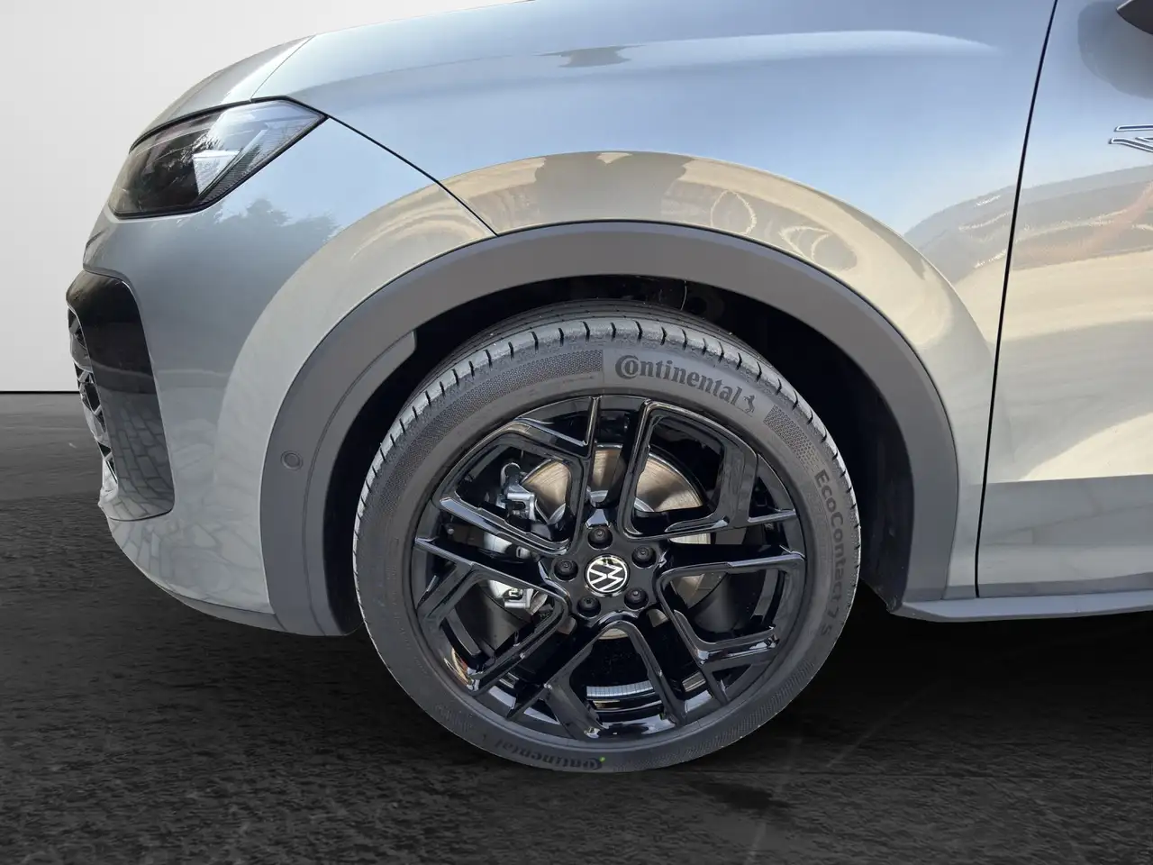 Volkswagen T-Roc 1.5 eTSI DSG R-Line 6