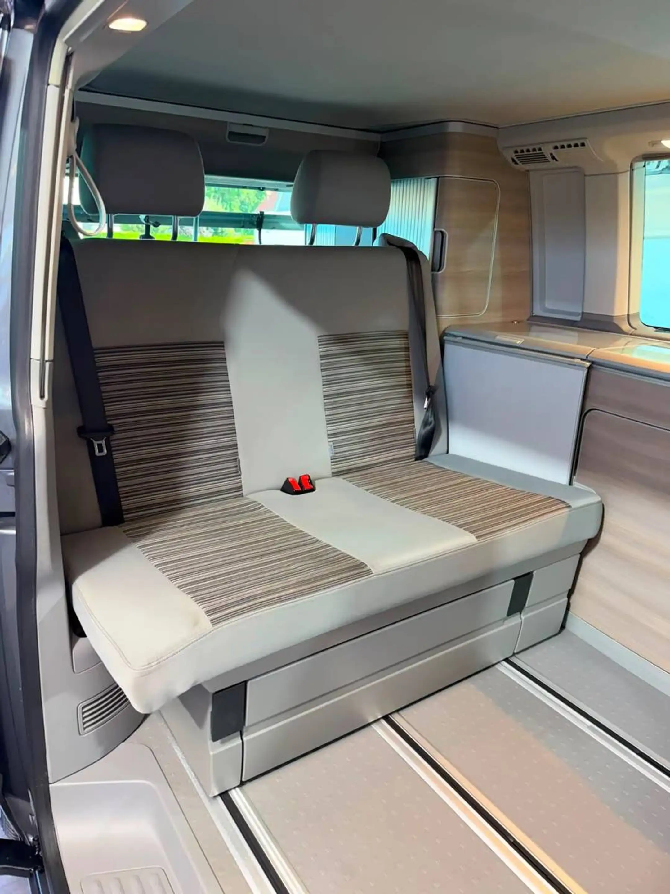 Volkswagen T5 Multivan California Aufstelldach Comfortline — photo 11