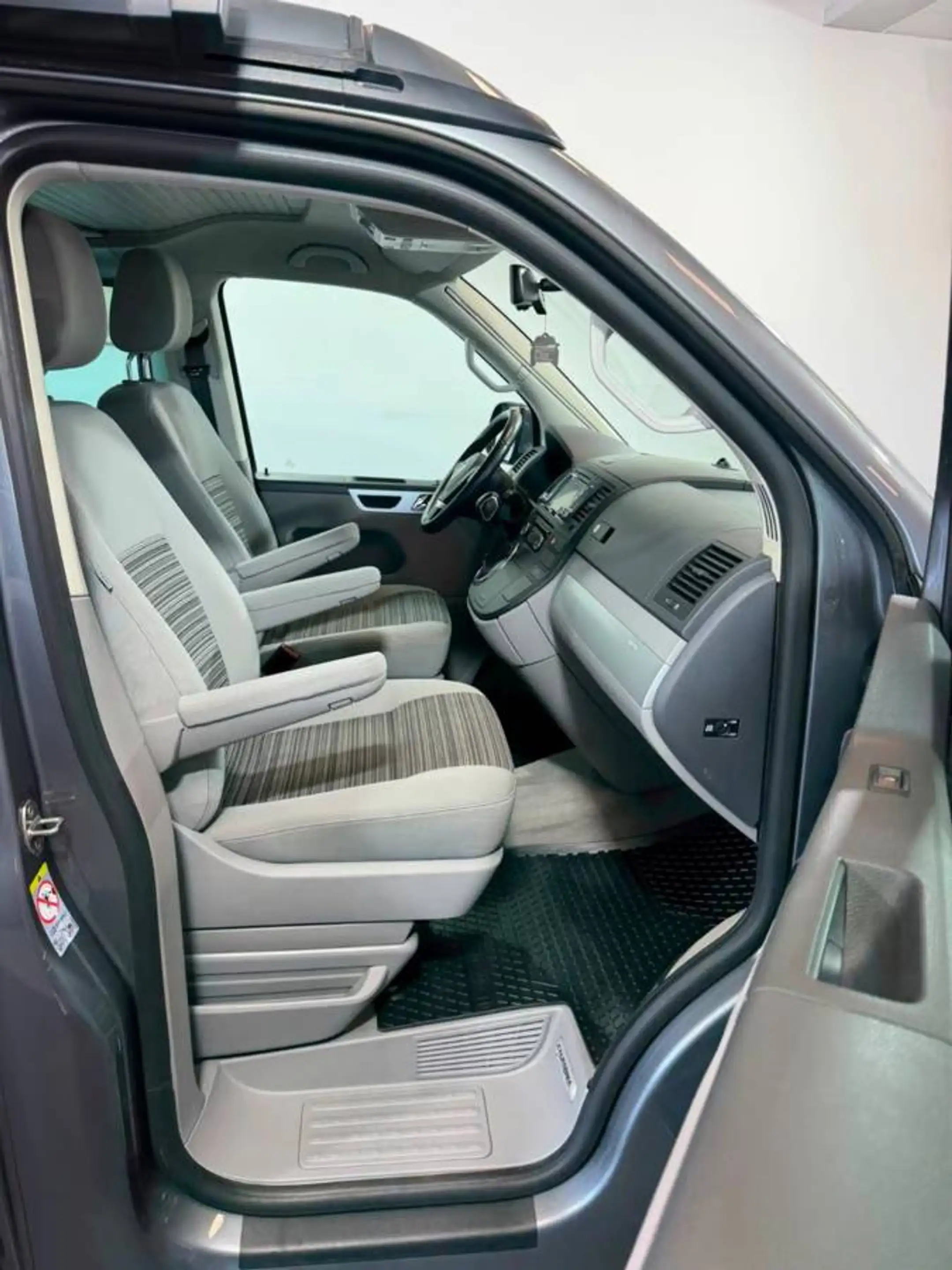 Volkswagen T5 Multivan California Aufstelldach Comfortline — photo 9