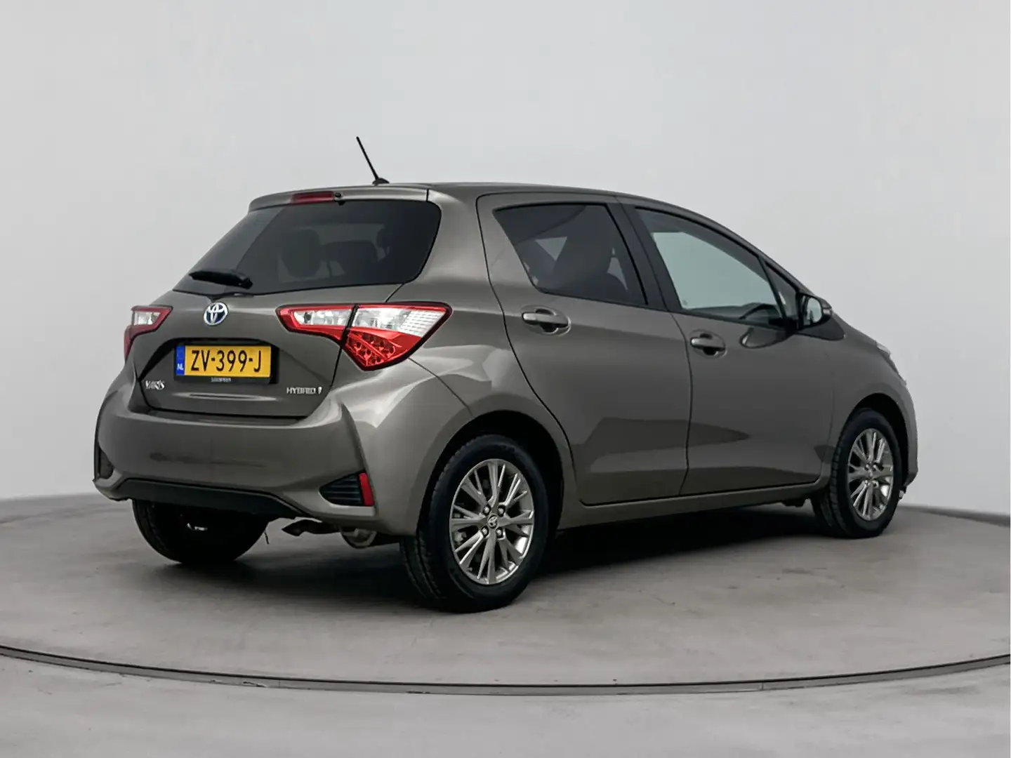 Toyota Yaris 1.5 Hybrid Dynamic | NL-Auto | Apple Carplay -/ An Grijs - 2