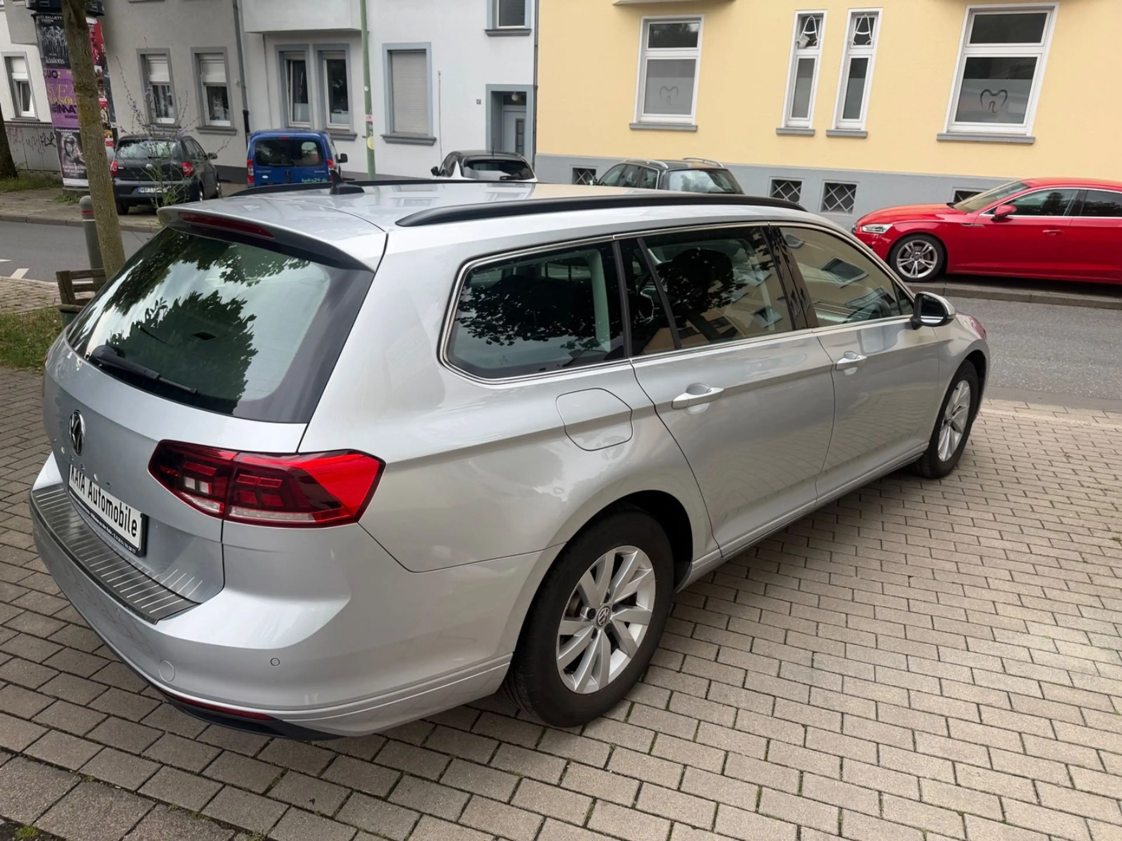 Volkswagen Passat Variant *BUSINESS*TÜV NEU*SHZ*KAMERA*DSG*LED*FACELIFT* — photo 4