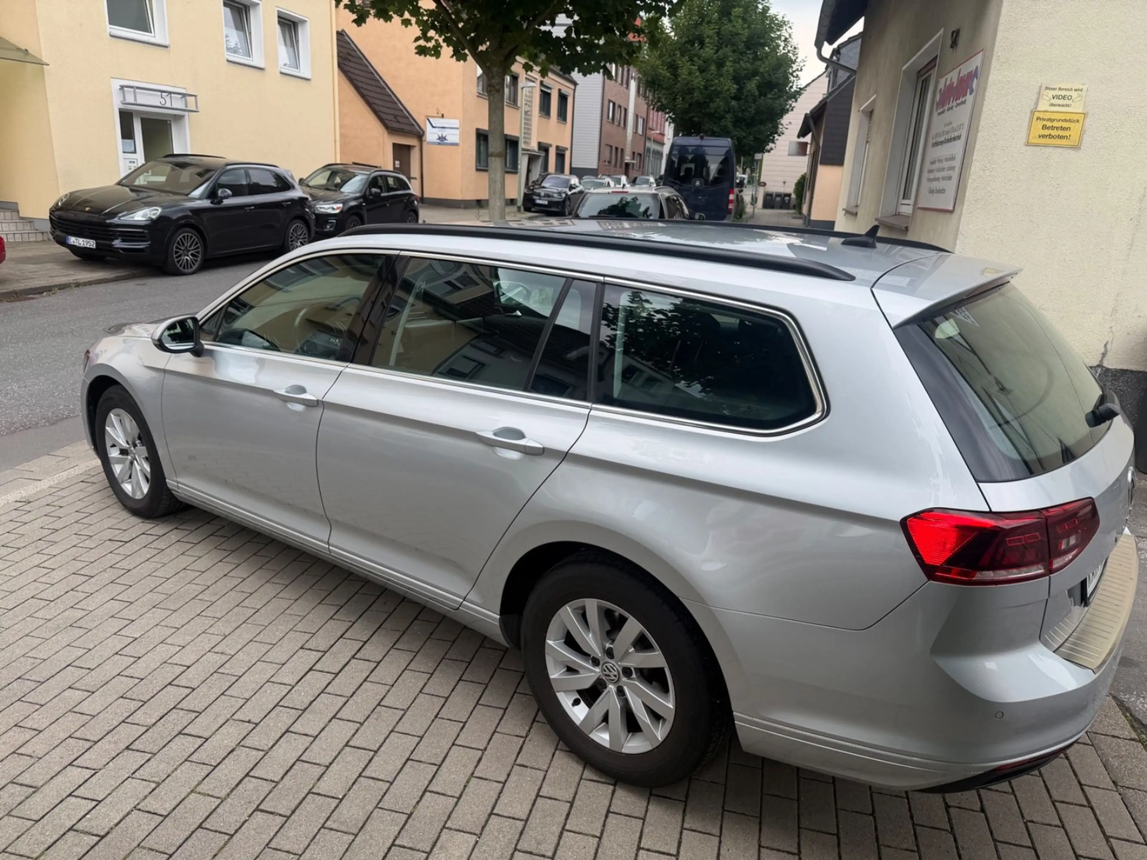 Volkswagen Passat Variant *BUSINESS*TÜV NEU*SHZ*KAMERA*DSG*LED*FACELIFT* — photo 6