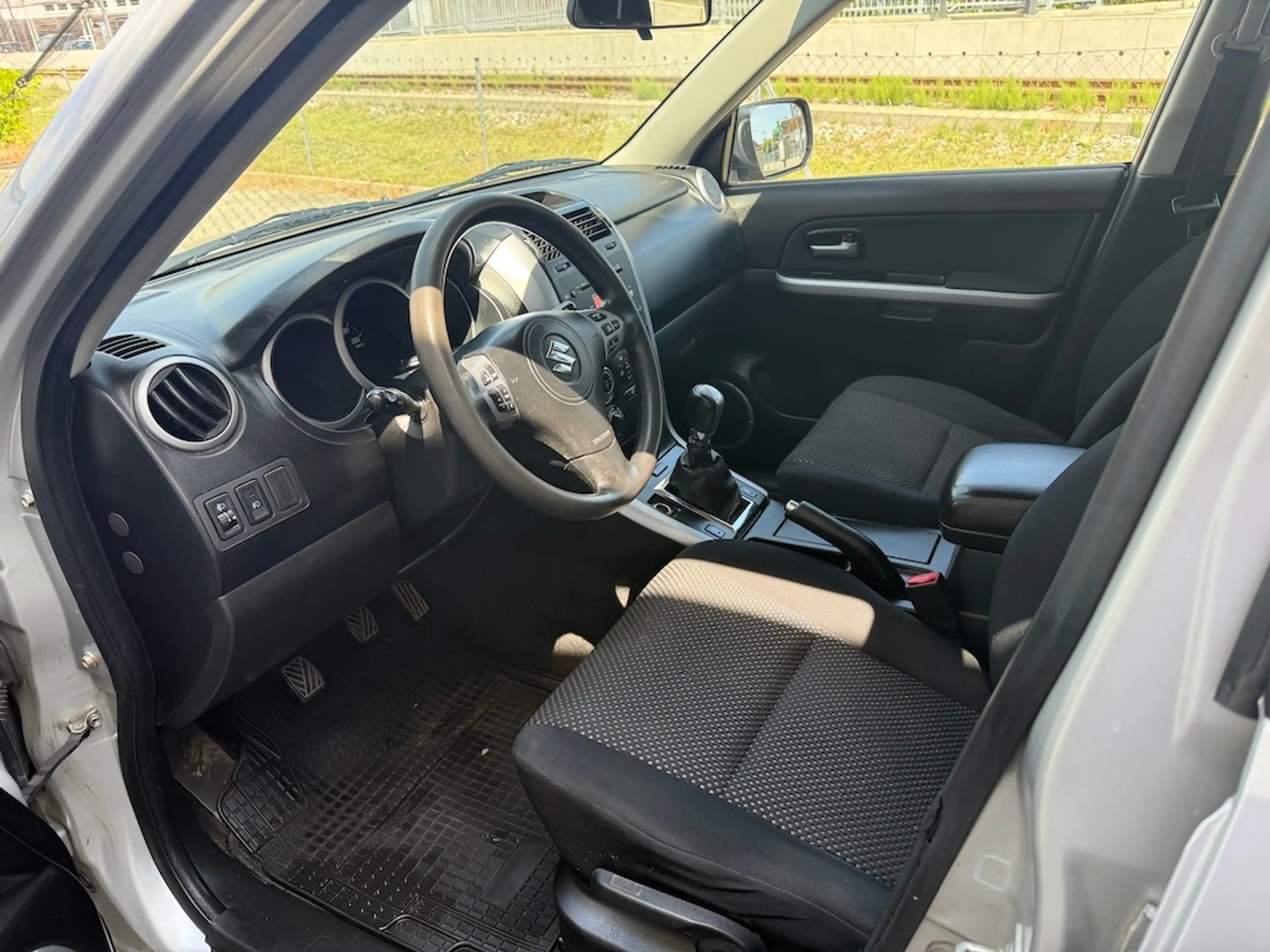 Suzuki Grand Vitara Grand Vitara 1,9 DDiS "deluxe+" *** wenig km !!! — photo 6