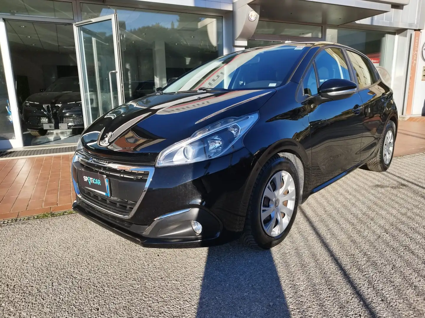 Peugeot 208 BlueHDi 75 5 porte Active Nero - 2