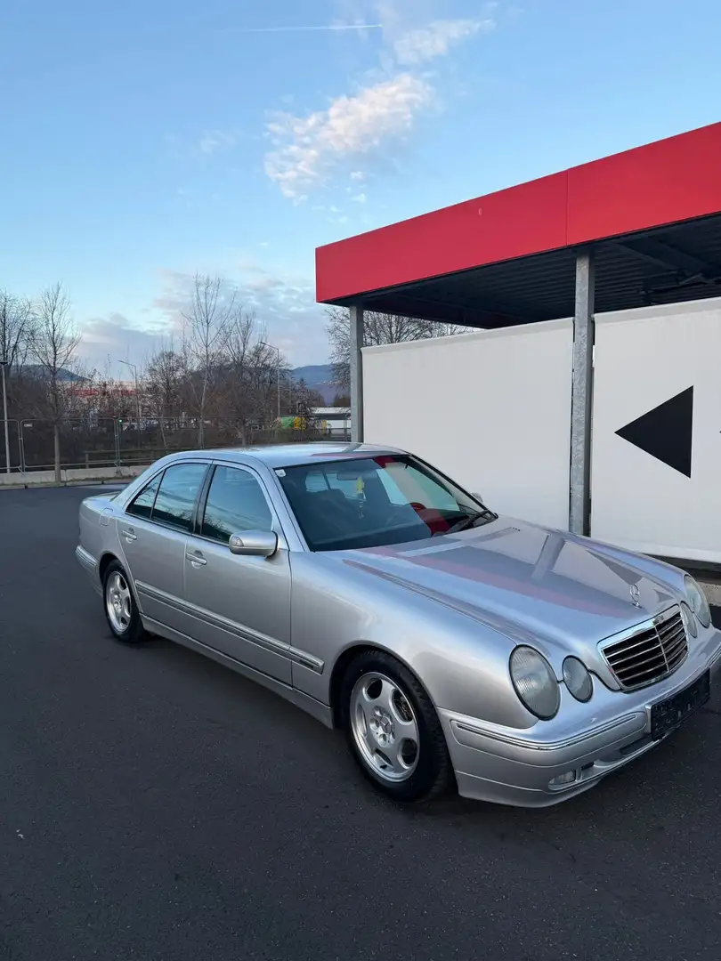 Mercedes-Benz E 220 -Elegance CDI Aut. Silber - 2