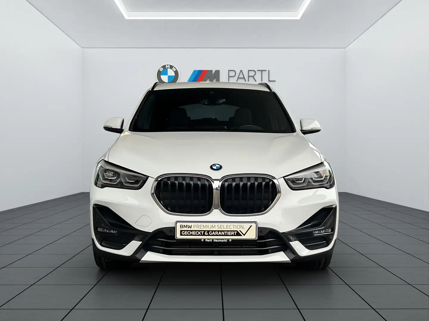 BMW X1 sDrive20d SportLine Navi LED ACC RFK HUD AHK Weiß - 2