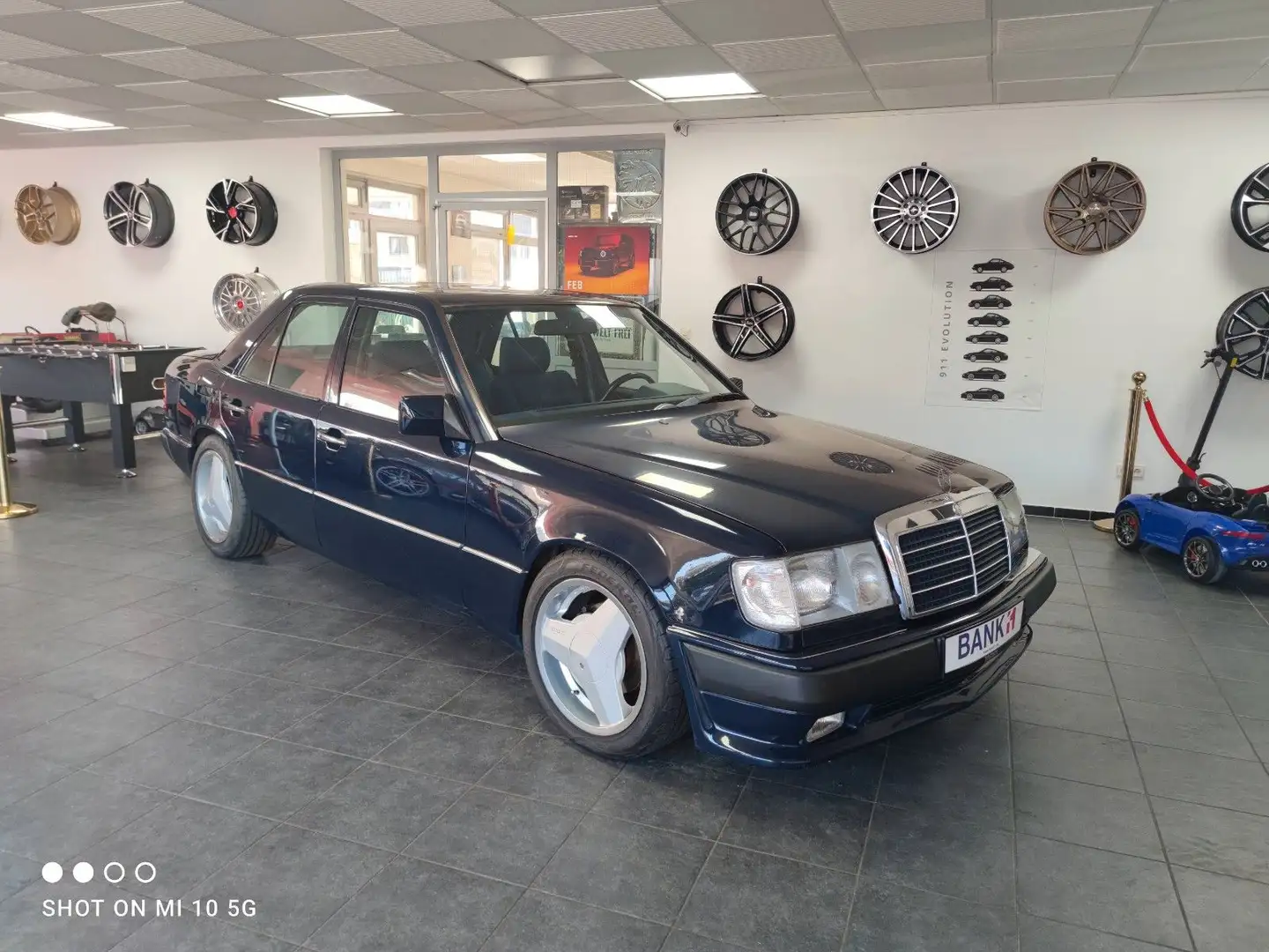 Mercedes-Benz 230 E W124 *original Brabus*Alles eingetragen* Modrá - 1