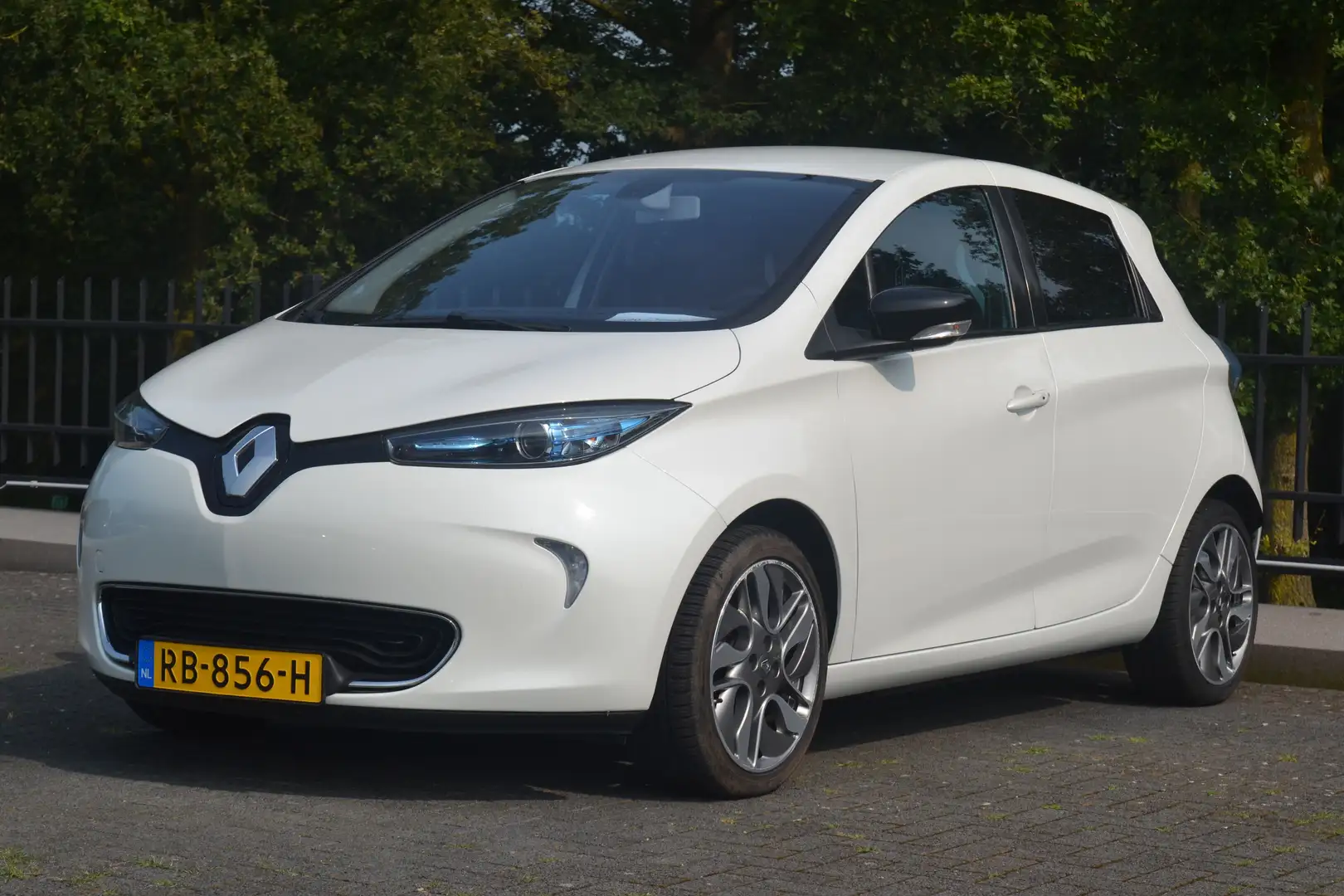 Renault ZOE Q210 Life Quickcharge 22 kWh Incl. Accu White - 1