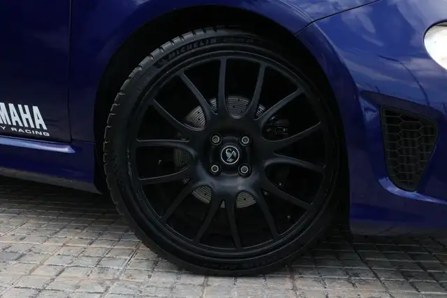 Abarth 595 view 4