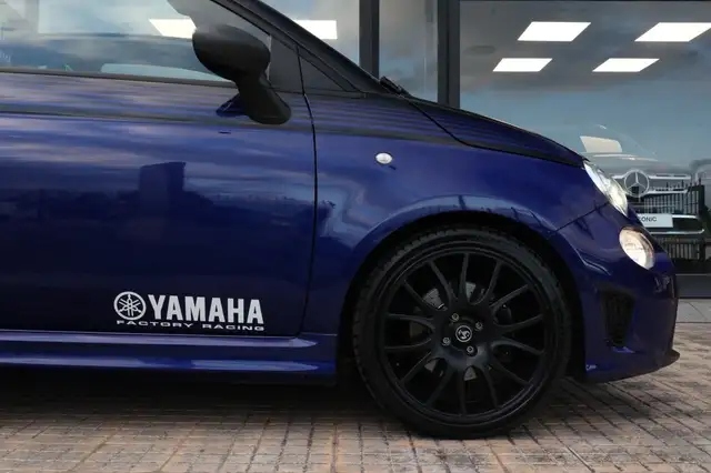 Abarth 595 view 3