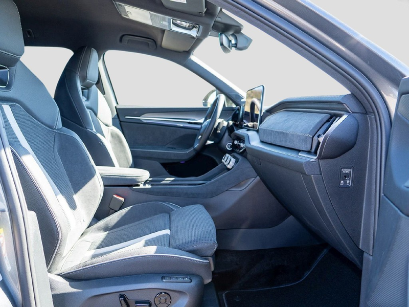 Skoda Kodiaq 1.5 TSI iV DSG Sportline AHK, Matrix — photo 6