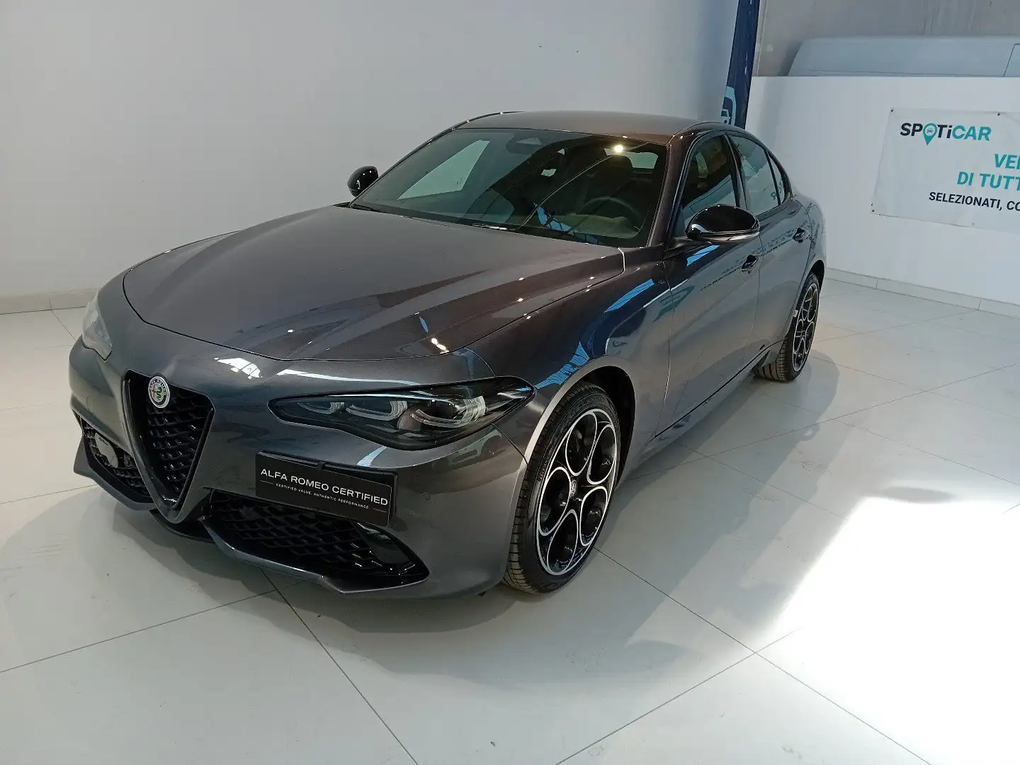 Alfa Romeo Giulia Giulia 2.0 Turbo 280 CV AT8 AWD Q4 Sprint Grijs - 1