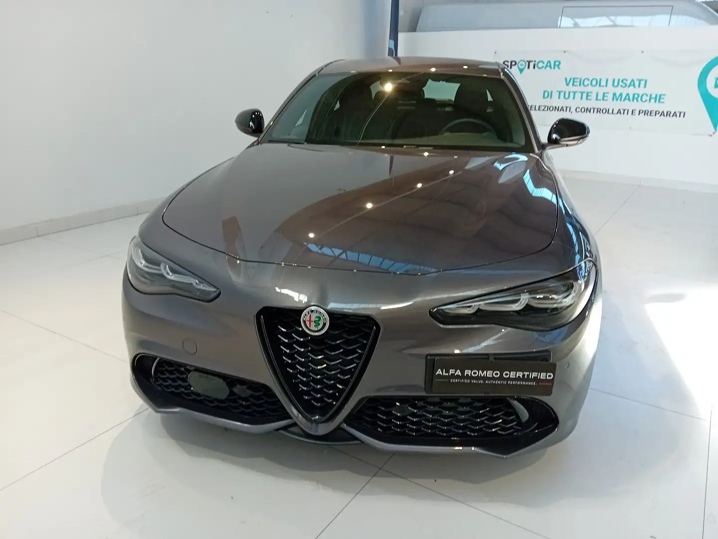 Alfa Romeo Giulia Giulia 2.0 Turbo 280 CV AT8 AWD Q4 Sprint Grijs - 2