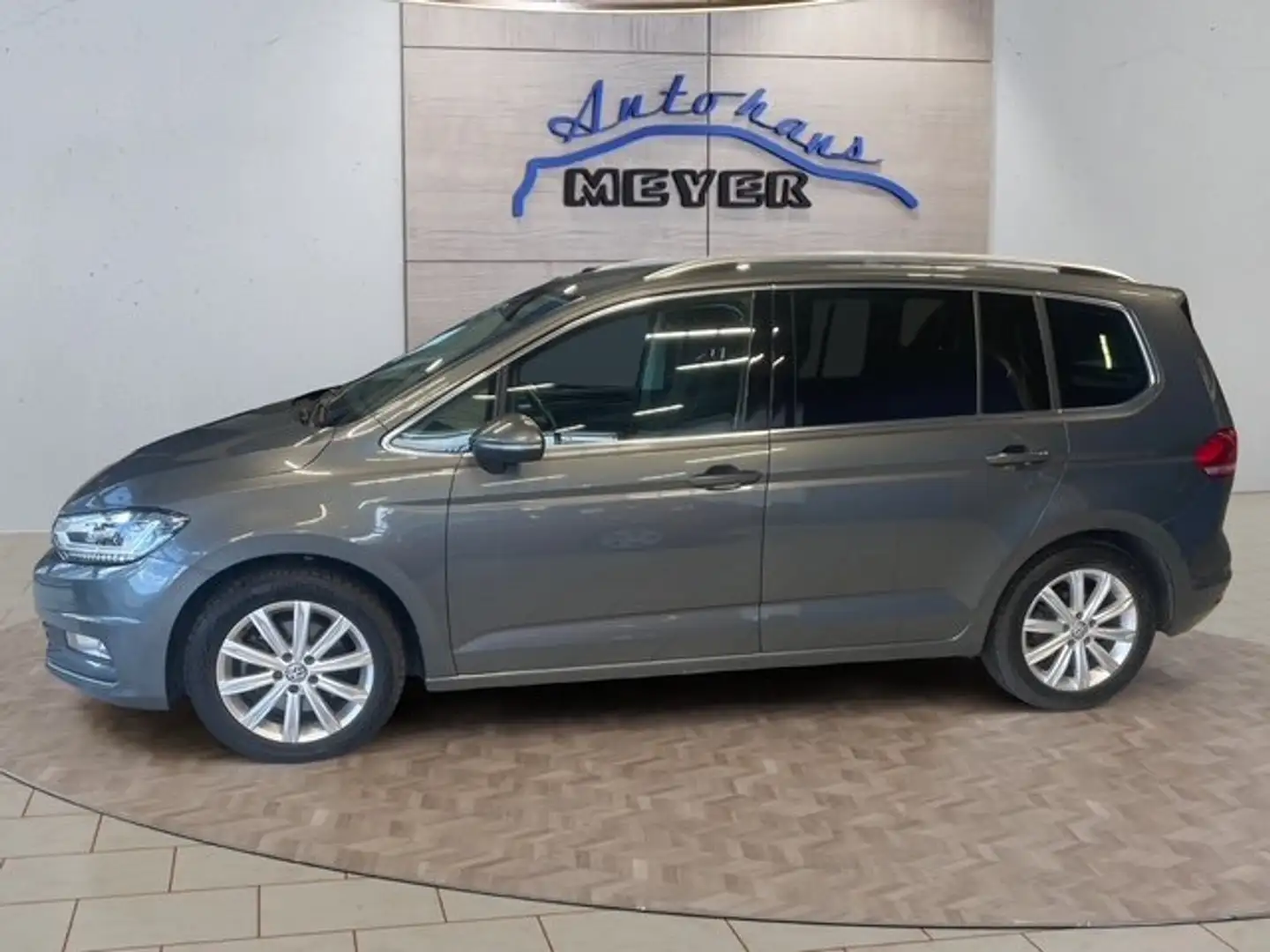 Volkswagen Touran 2.0TDI Highline  AHK/LED/Navi Grijs - 2