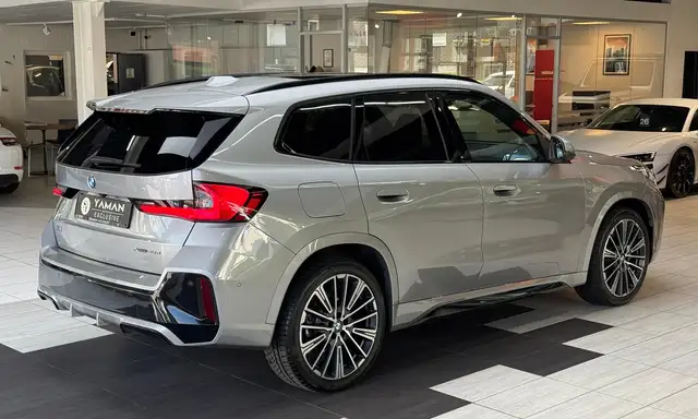 BMW X1 view 8