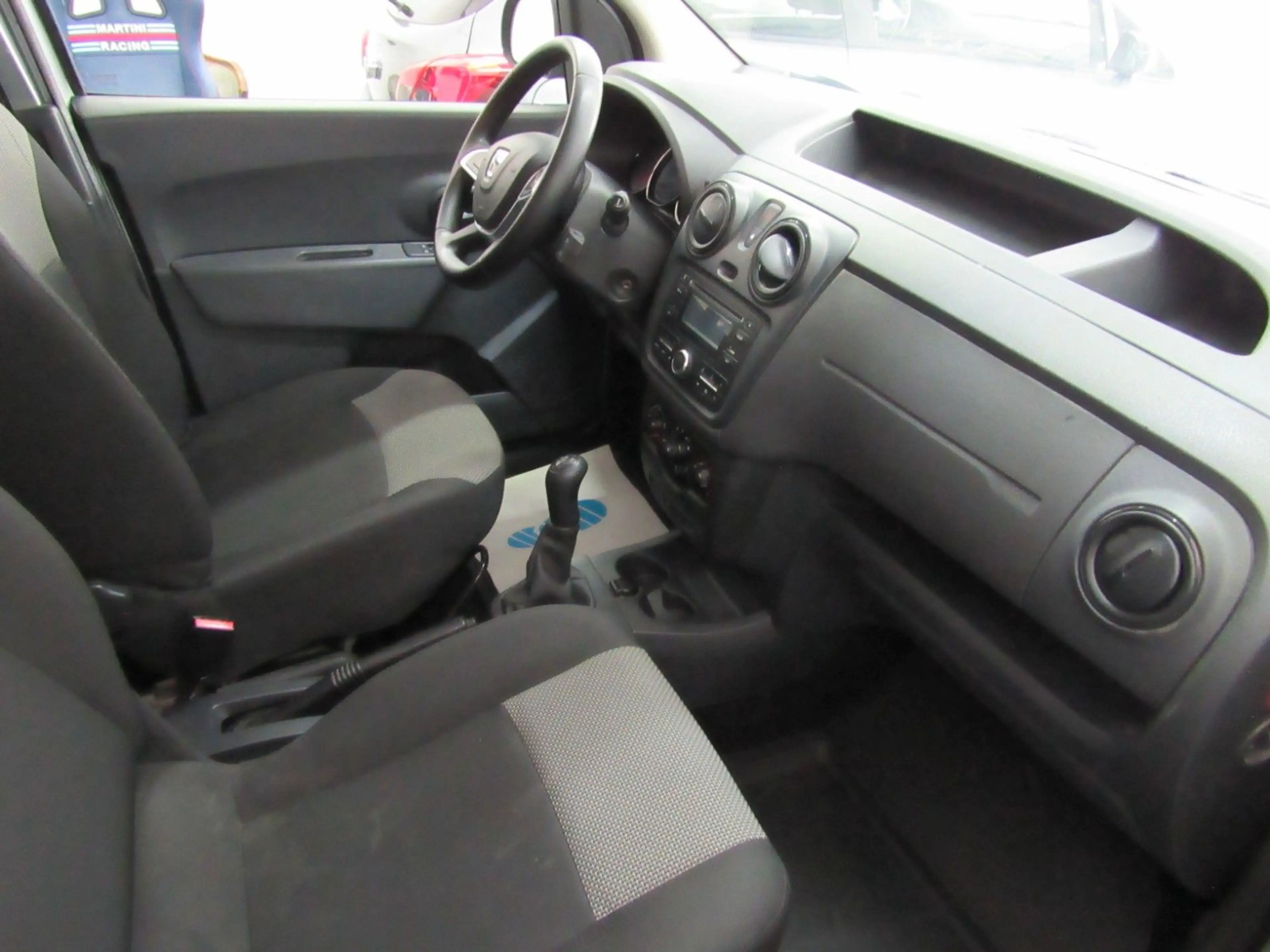 Dacia Dokker Express 1.Hand Kasten Bluetooth AHK TÜV++ — photo 9