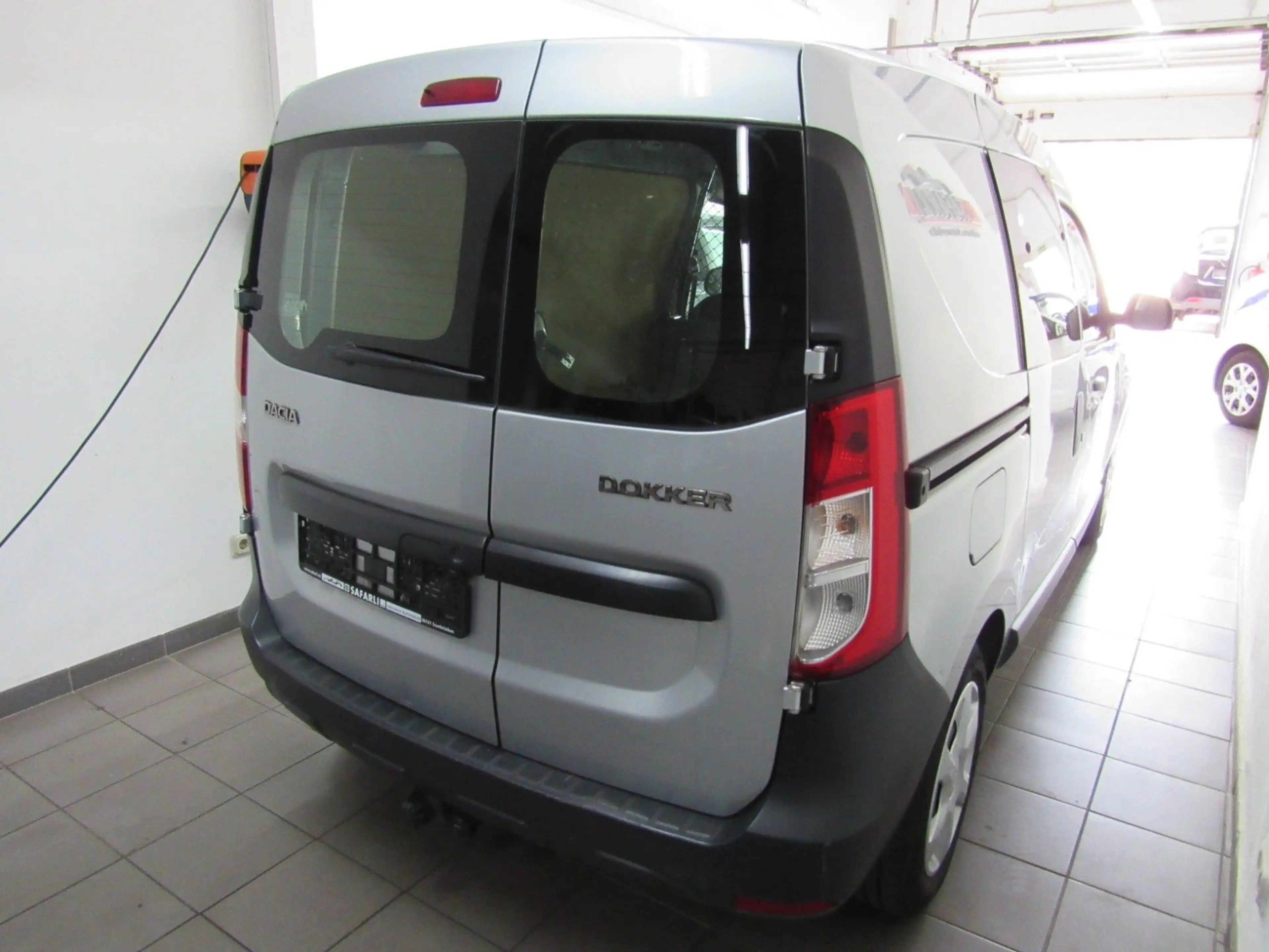 Dacia Dokker Express 1.Hand Kasten Bluetooth AHK TÜV++ — photo 5