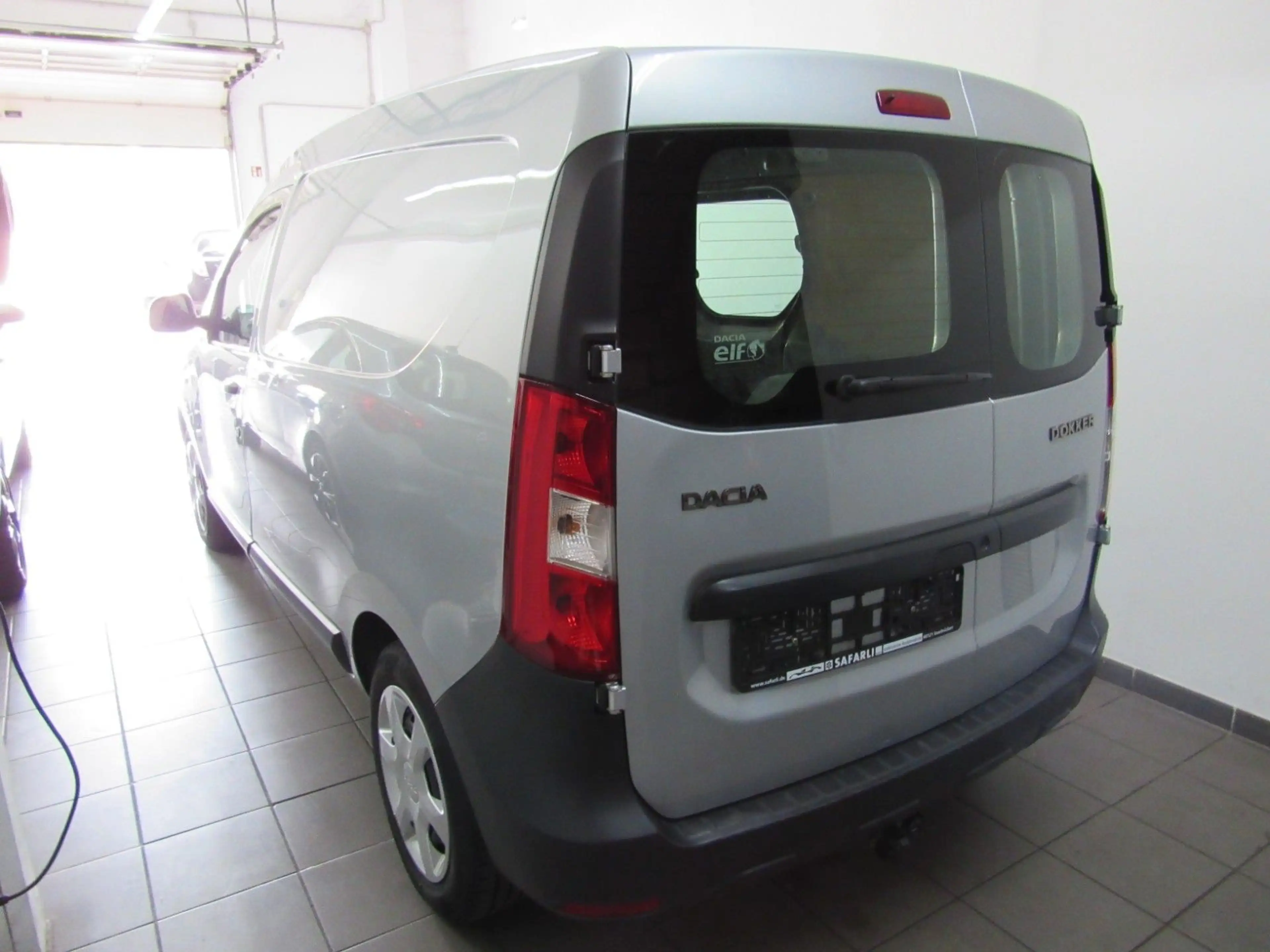 Dacia Dokker Express 1.Hand Kasten Bluetooth AHK TÜV++ — photo 4