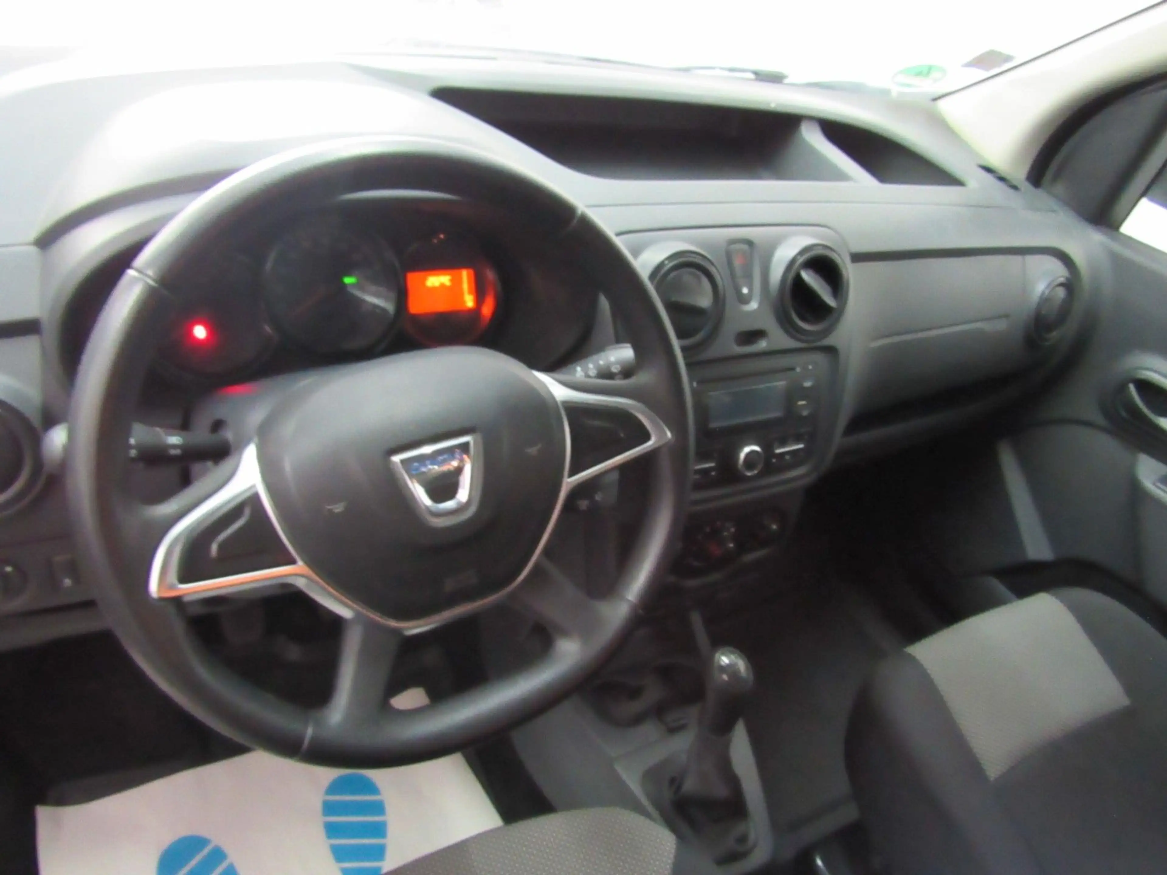 Dacia Dokker Express 1.Hand Kasten Bluetooth AHK TÜV++ — photo 8
