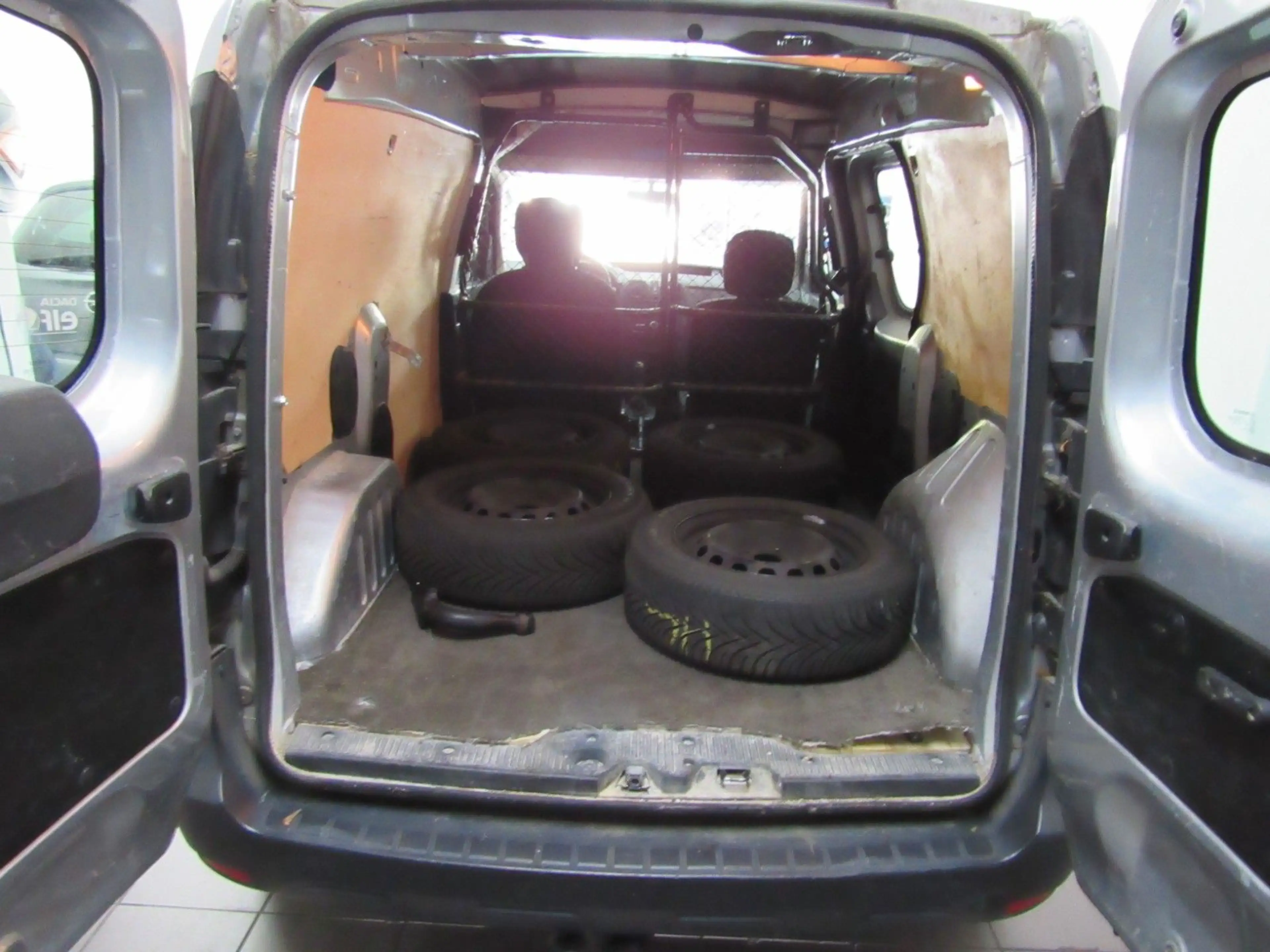 Dacia Dokker Express 1.Hand Kasten Bluetooth AHK TÜV++ — photo 11