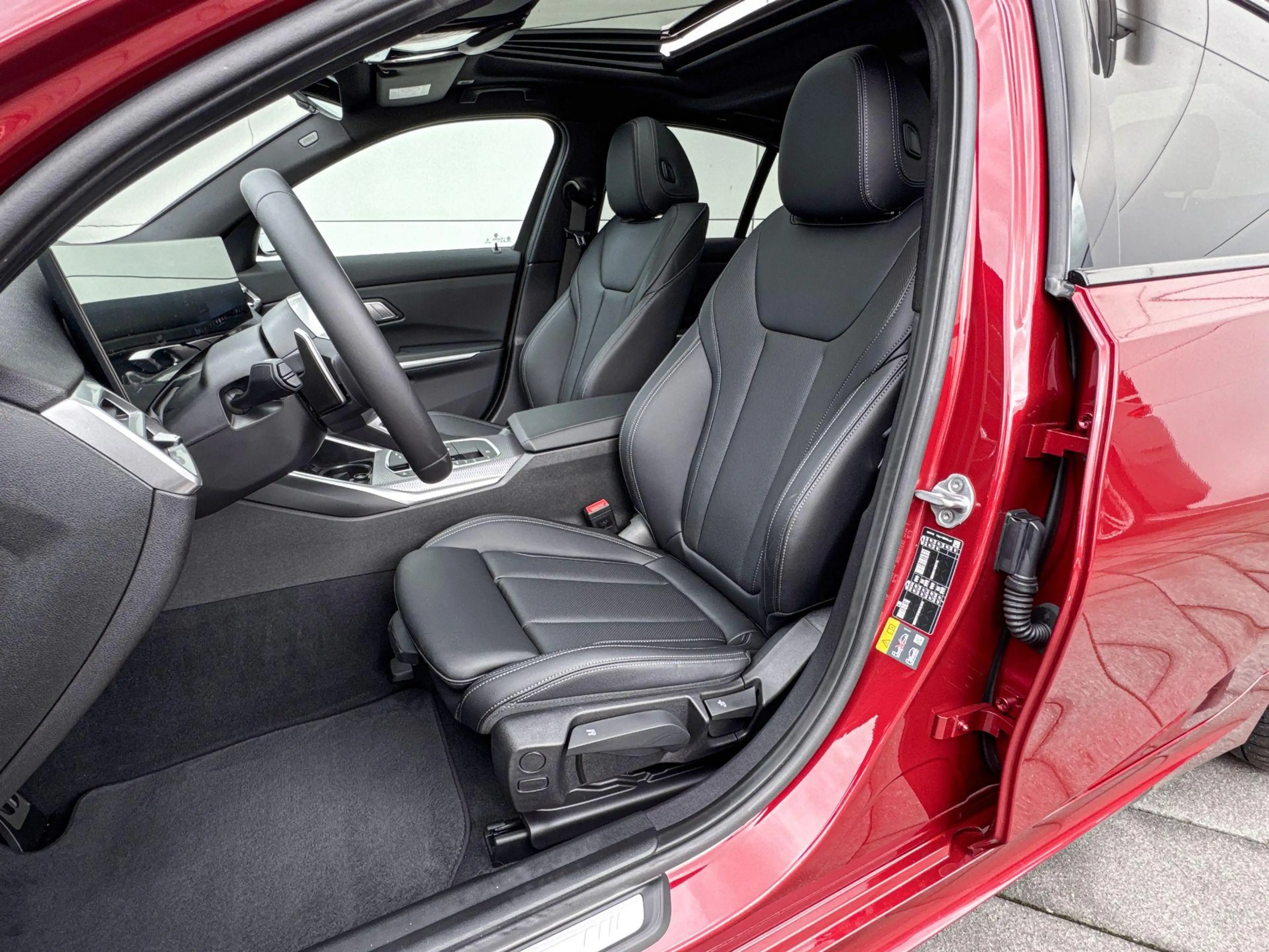 BMW 330 3 Serie Sedan 330e — photo 9