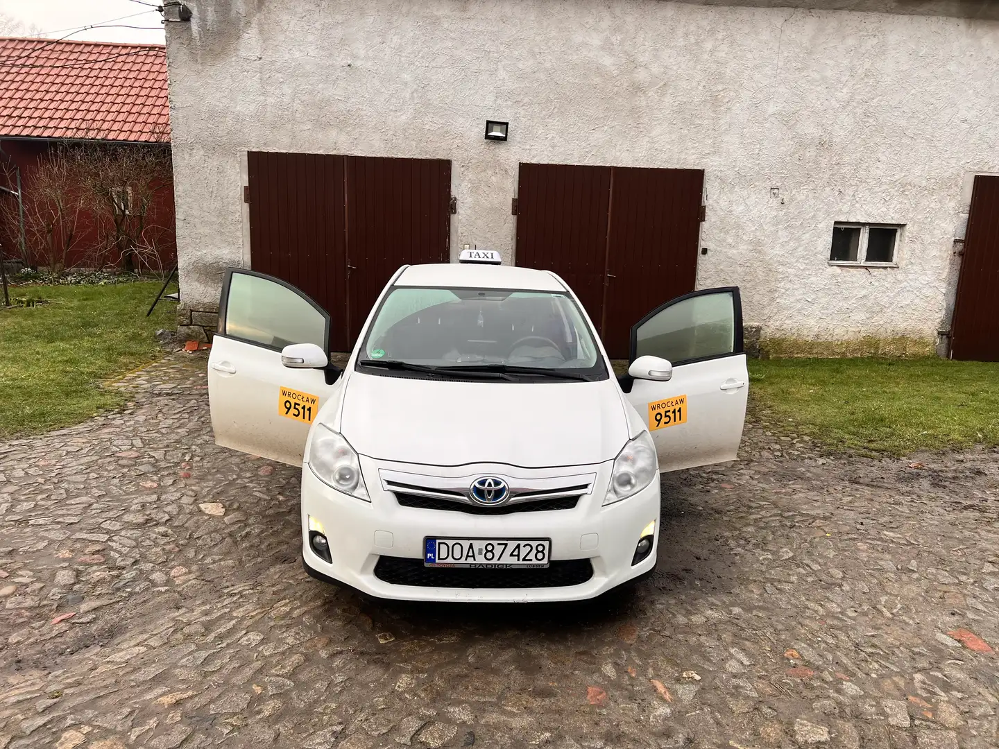 Toyota Auris Híbrido Advance - 1