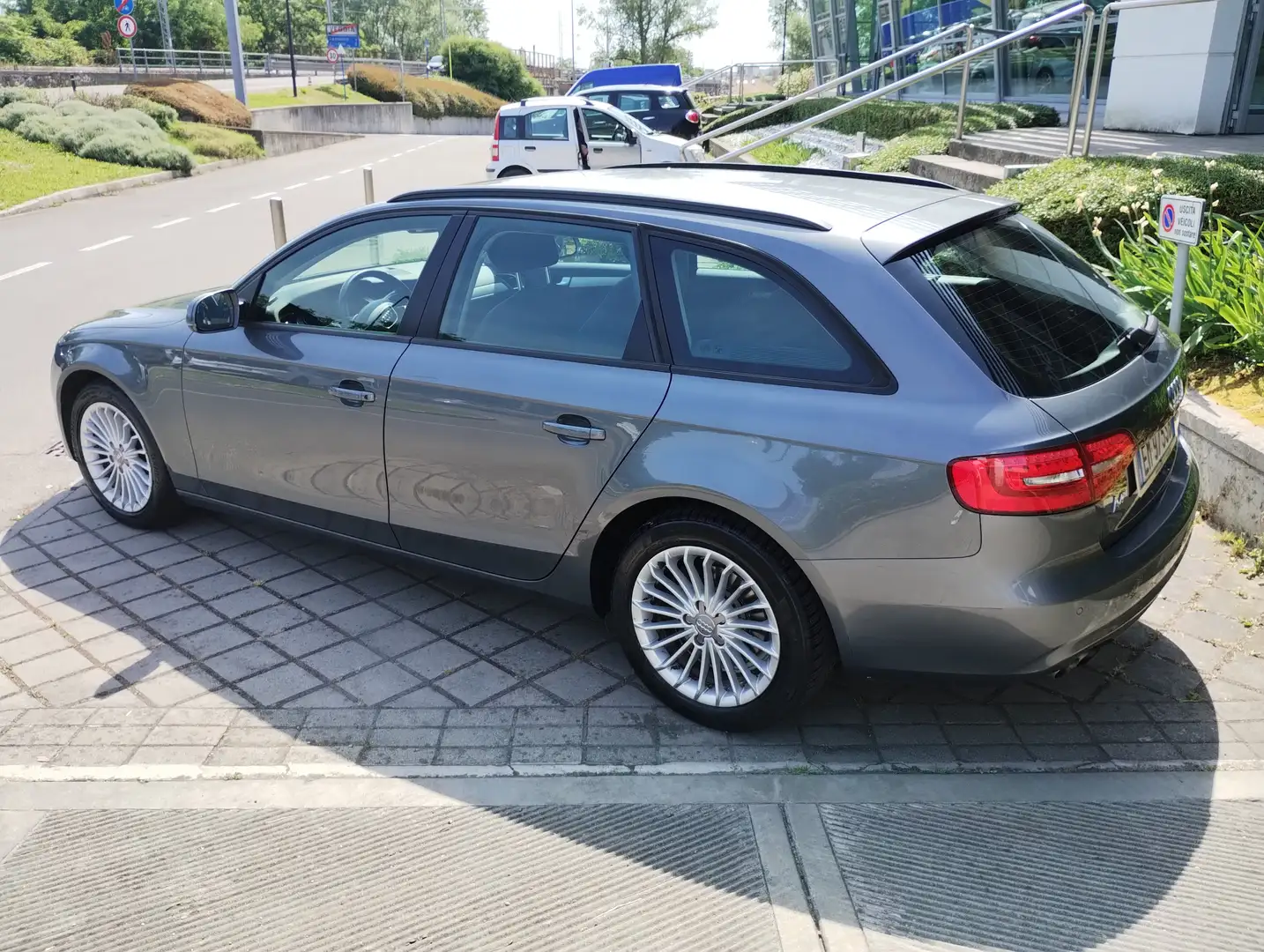 Audi A4 A4 Avant 2.0 tdi Advanced 143cv multitronic Grigio - 2