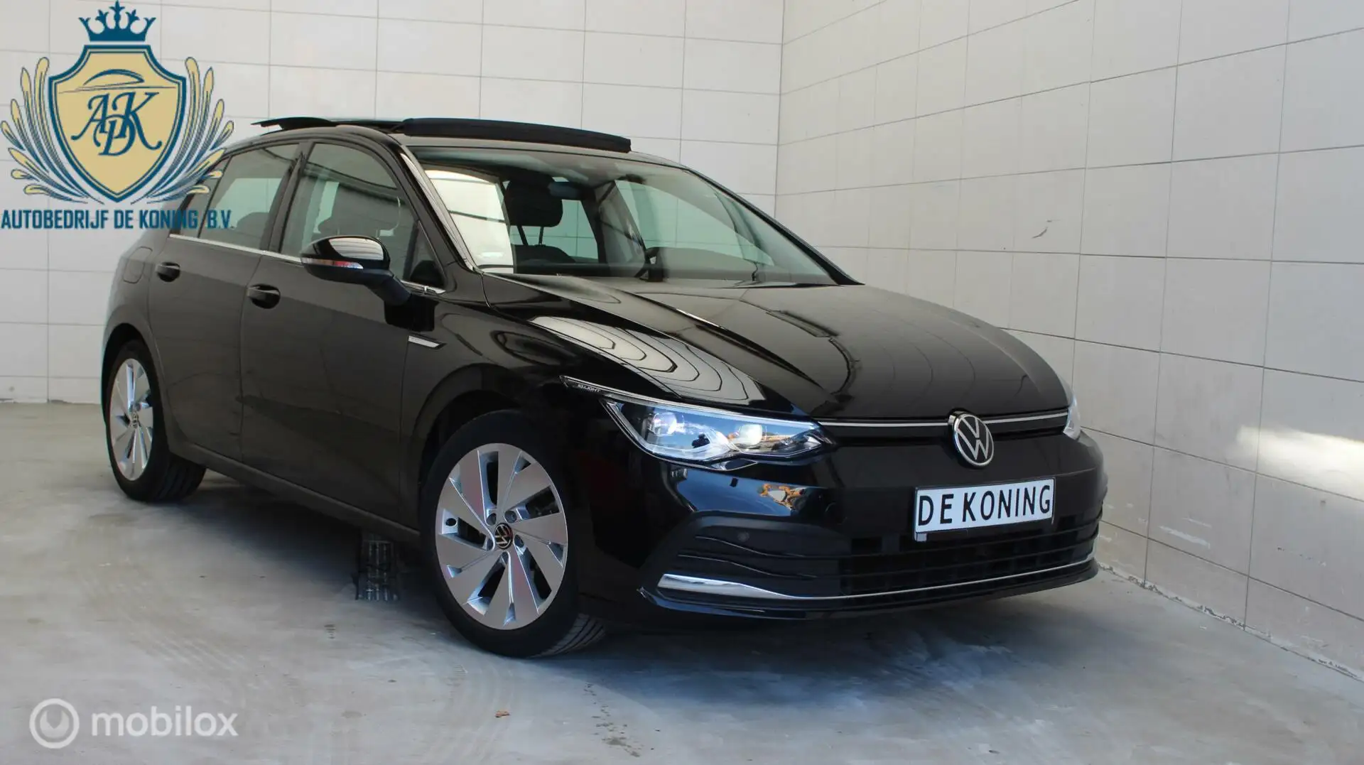 Volkswagen Golf 1.5 eTSI DSG PANO NAVI Elect. stoel IQ LED Noir - 2