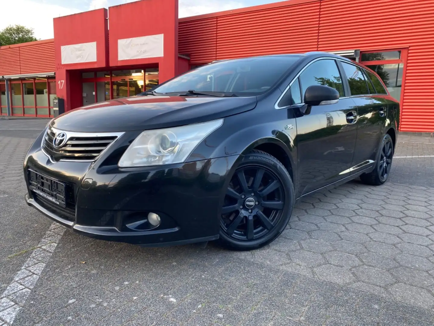 Toyota Avensis Edition Automatik*Klima*NAVI*Kamera*1.Hd Zwart - 1