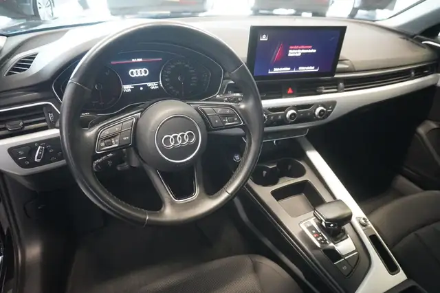 Audi A4 Avant view 7