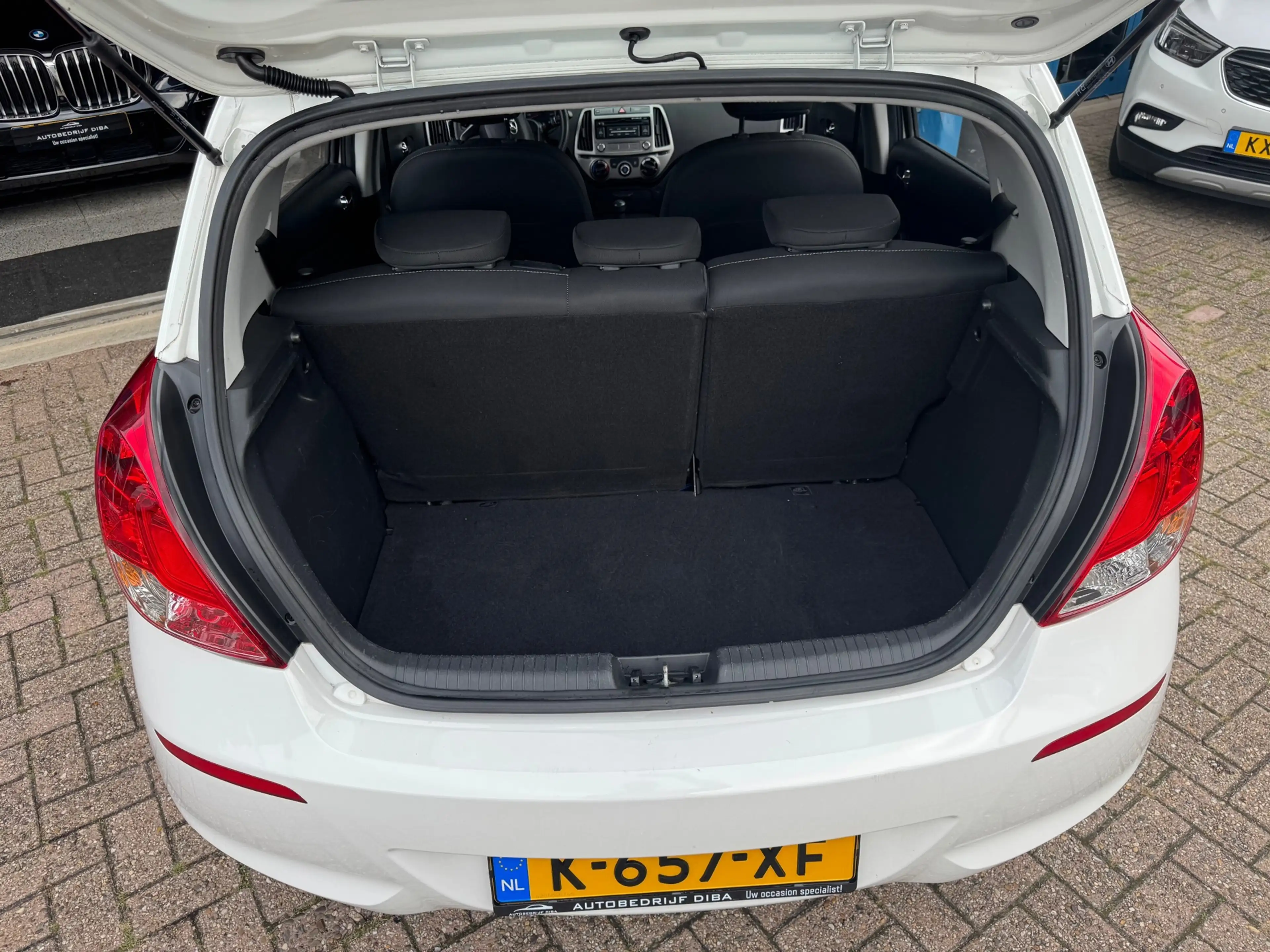 Hyundai i20 1.2i i-Drive 2014 WIT 5drs AIRCO LM APK NAP! — photo 11