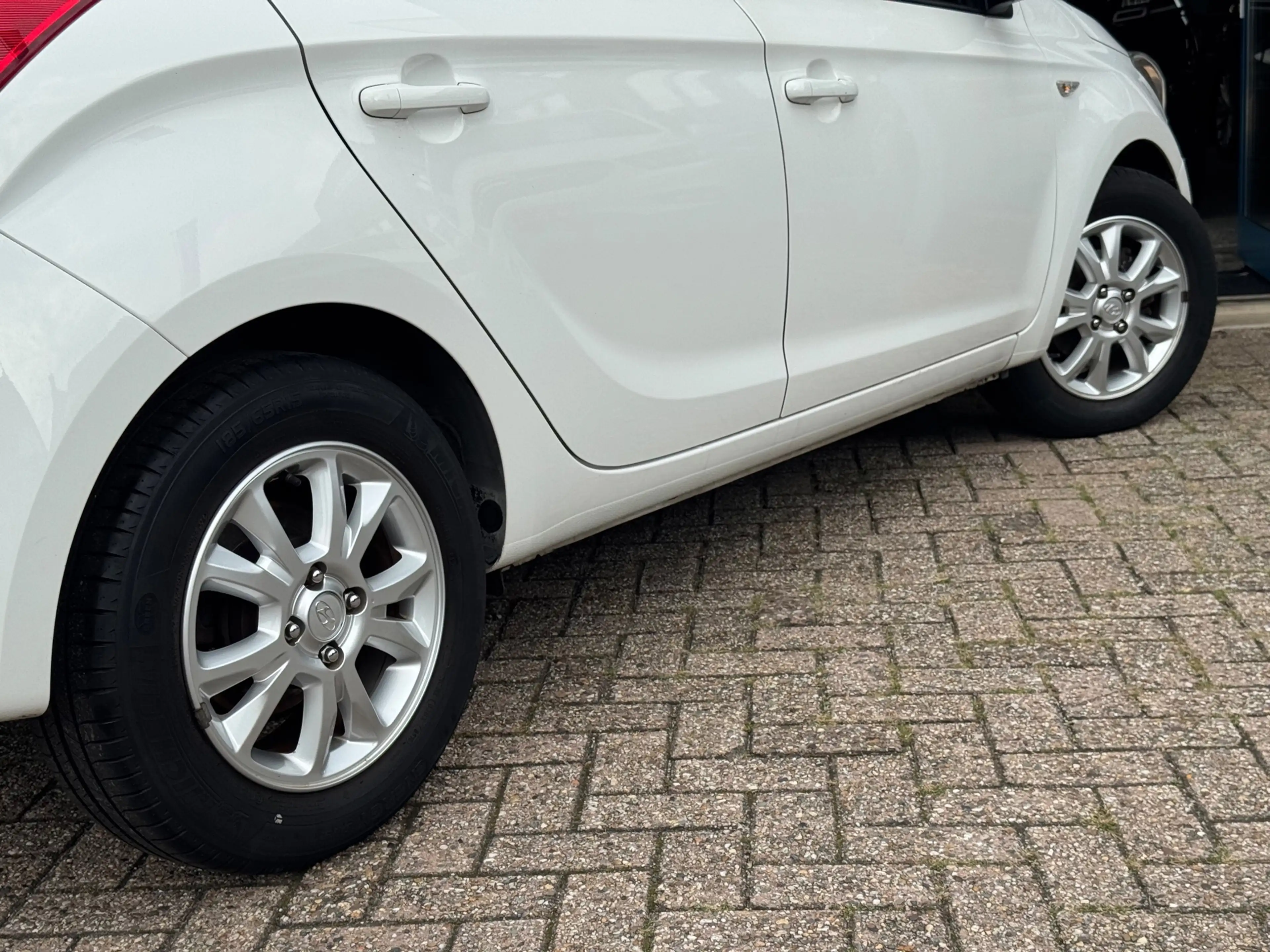 Hyundai i20 1.2i i-Drive 2014 WIT 5drs AIRCO LM APK NAP! — photo 9