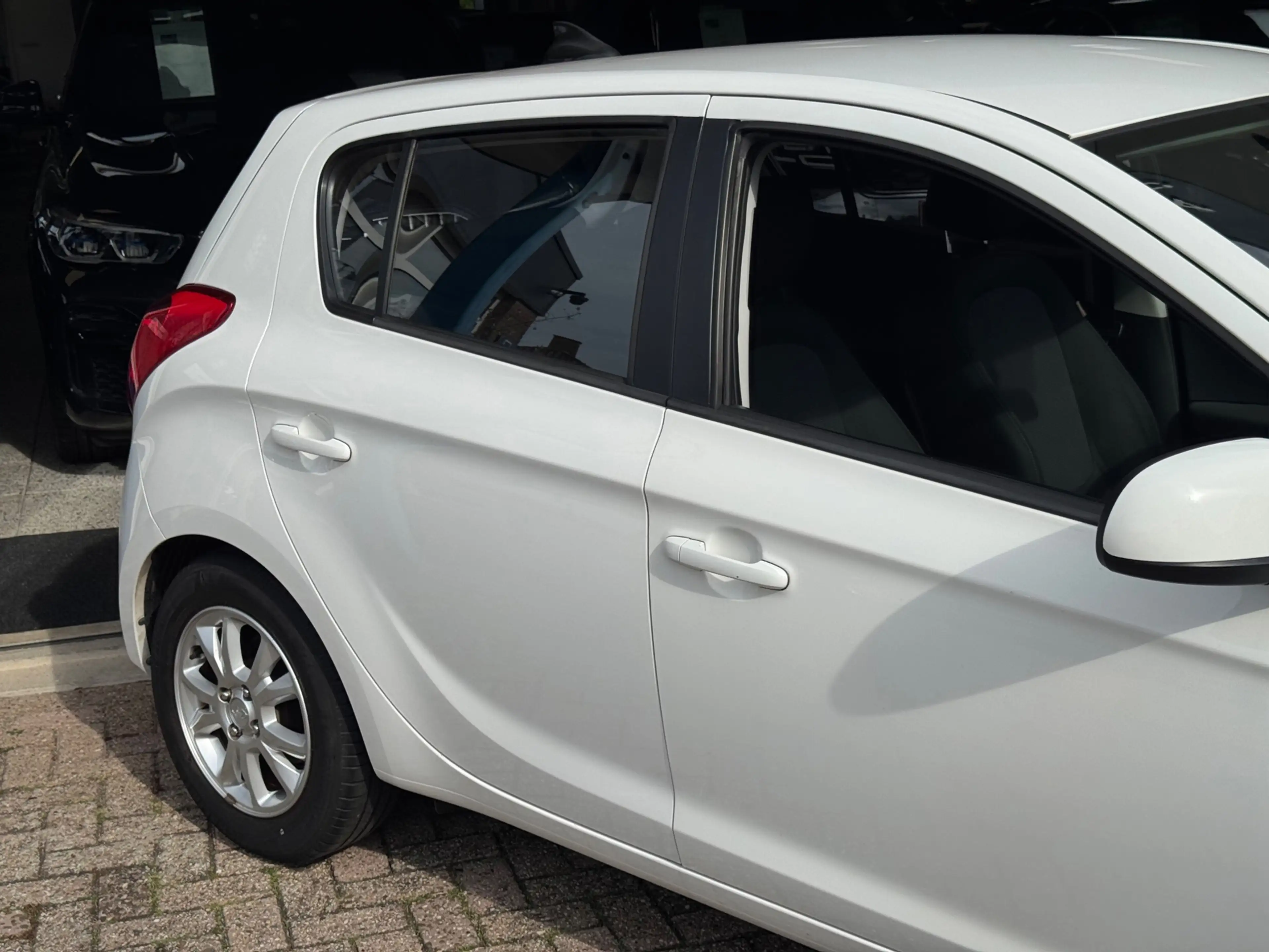 Hyundai i20 1.2i i-Drive 2014 WIT 5drs AIRCO LM APK NAP! — photo 14